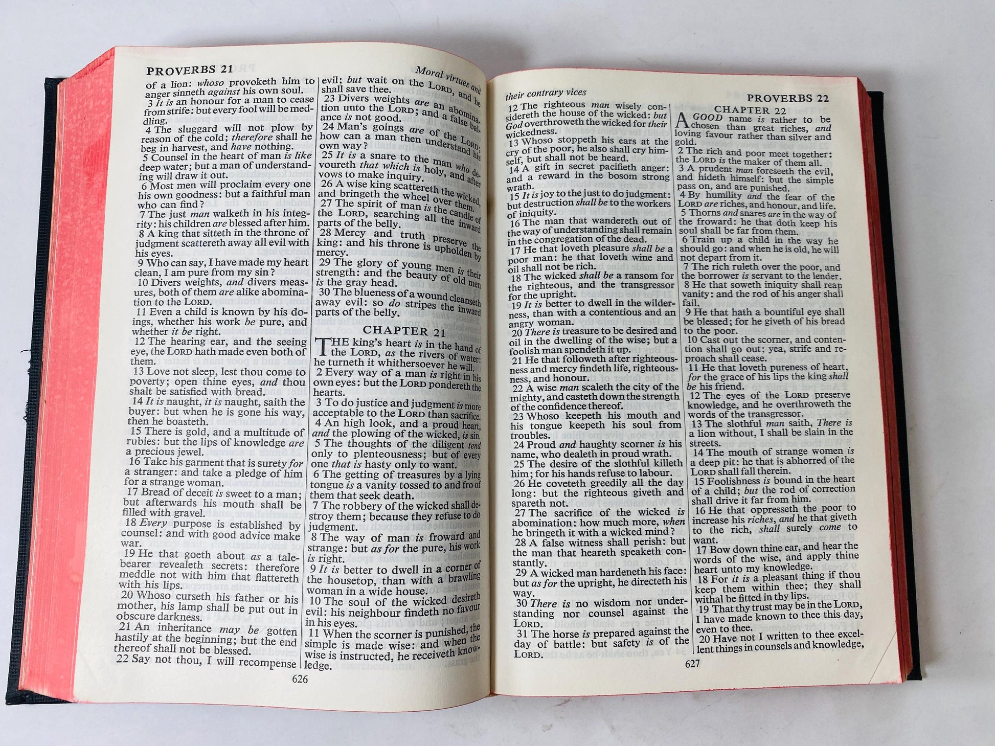 Holy Bible Old & New Testaments circa 1957 Vintage book w black cover Collins diligently revised by his Majesty's Special Command