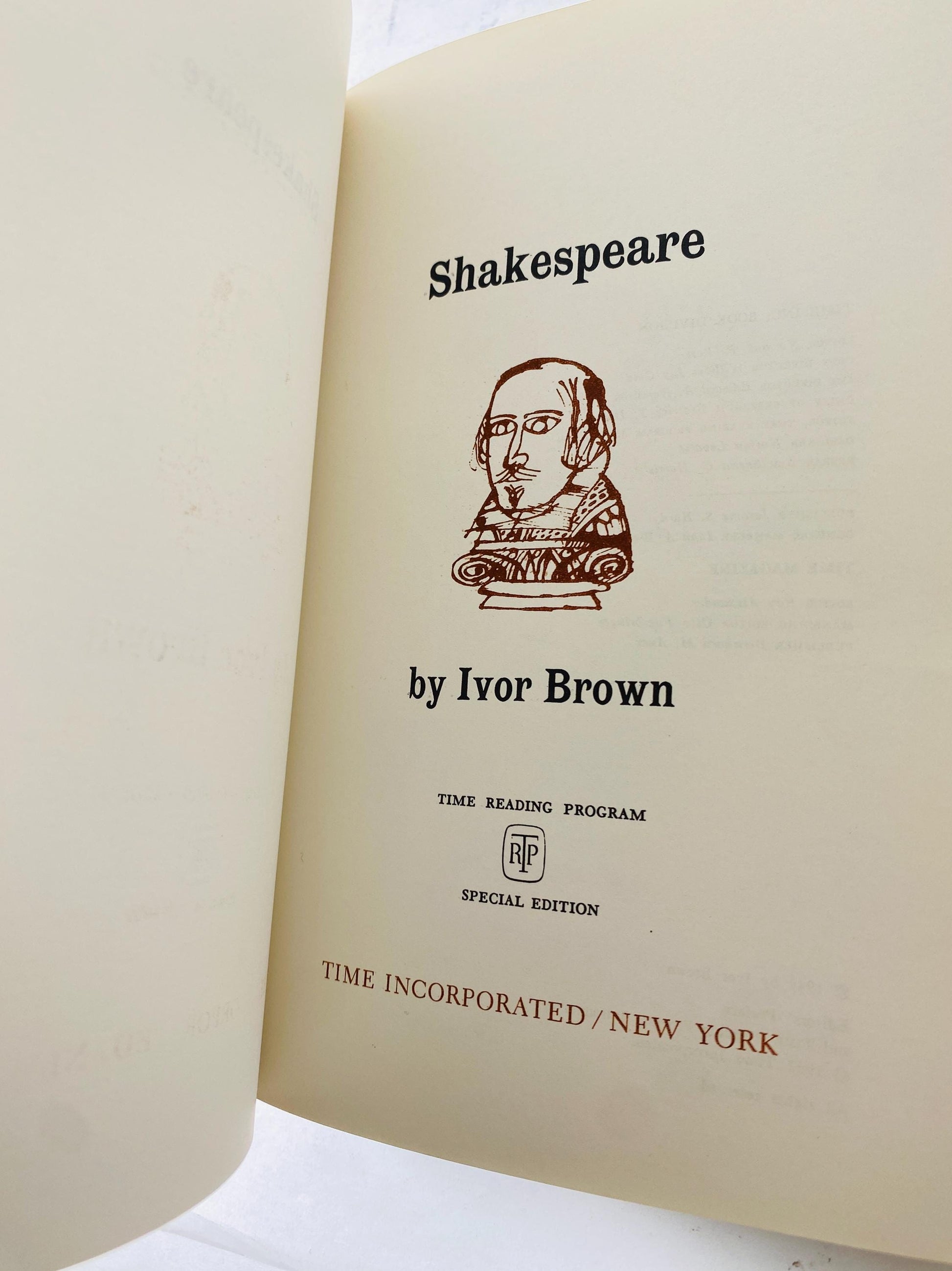 1962 vintage Shakespeare paperback book by Ivor Brown Overview of William Shakespeare’s life, work, background, and literary legacy.