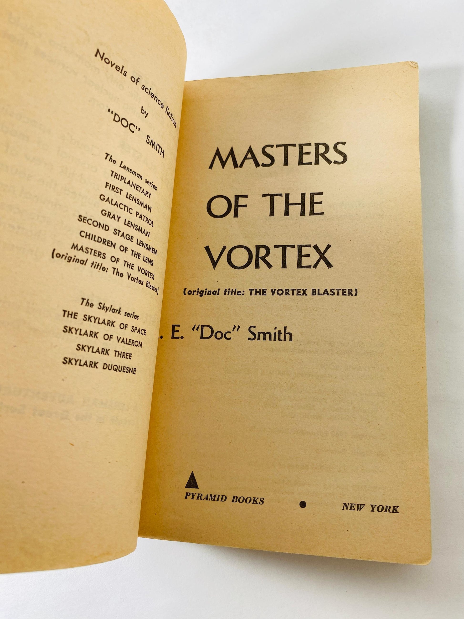 1970 Masters of the Vortex vintage paperback book by EE Doc Smith Pyramid Science Fiction Lensman Series featuring Jack Gaughan Cover Art