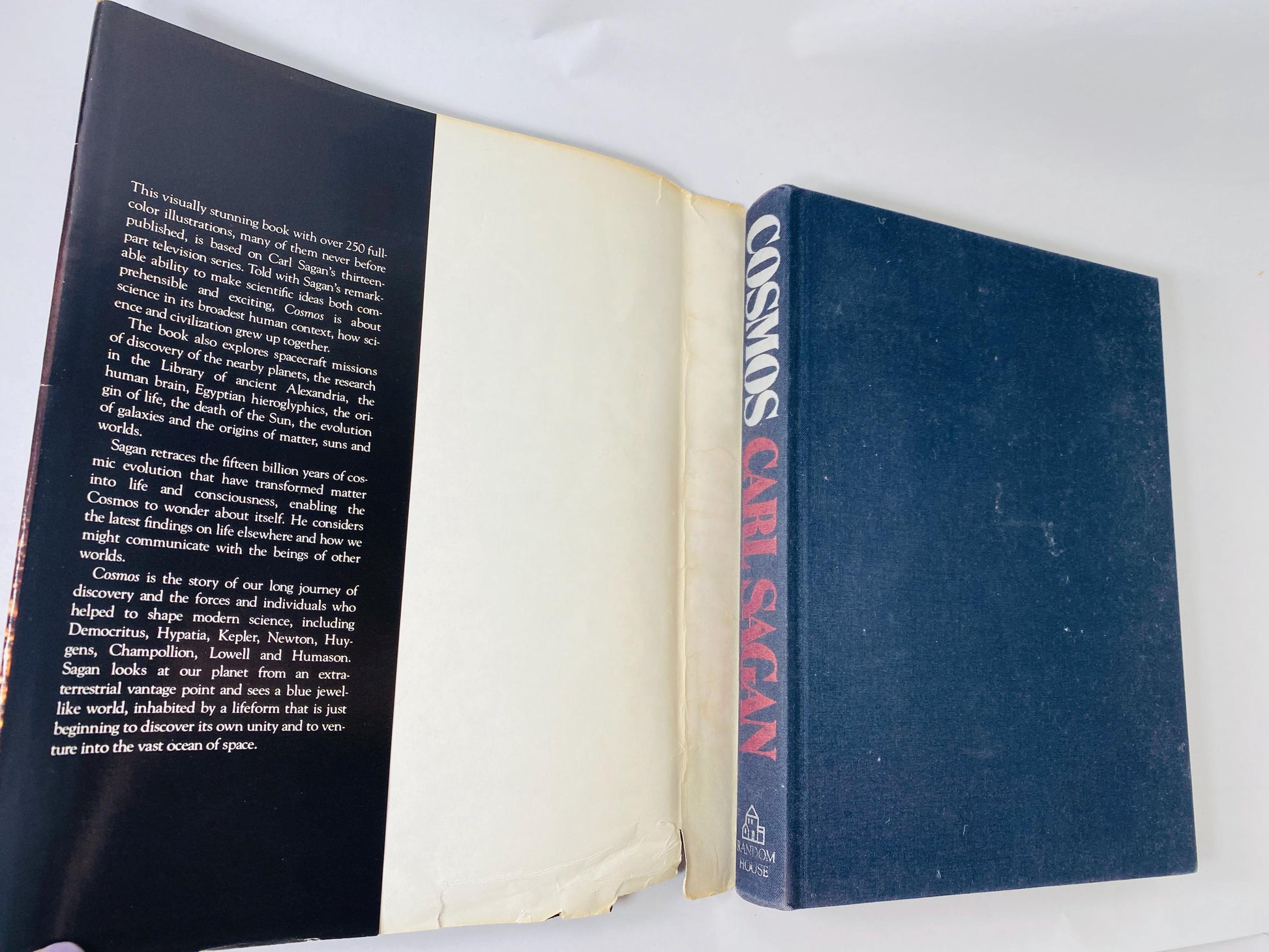 Cosmos First edition vintage book by Carl Sagan circa 1980 Astronomy, cosmology, astrophysicist, astrobiology, science popularizer. Gift