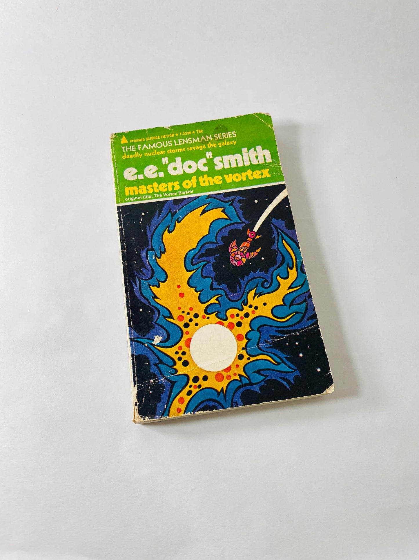 1970 Masters of the Vortex vintage paperback book by EE Doc Smith Pyramid Science Fiction Lensman Series featuring Jack Gaughan Cover Art