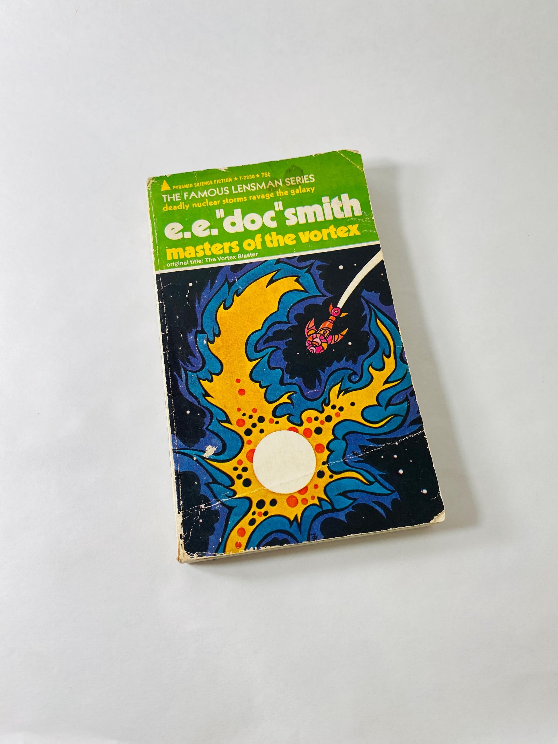1970 Masters of the Vortex vintage paperback book by EE Doc Smith Pyramid Science Fiction Lensman Series featuring Jack Gaughan Cover Art