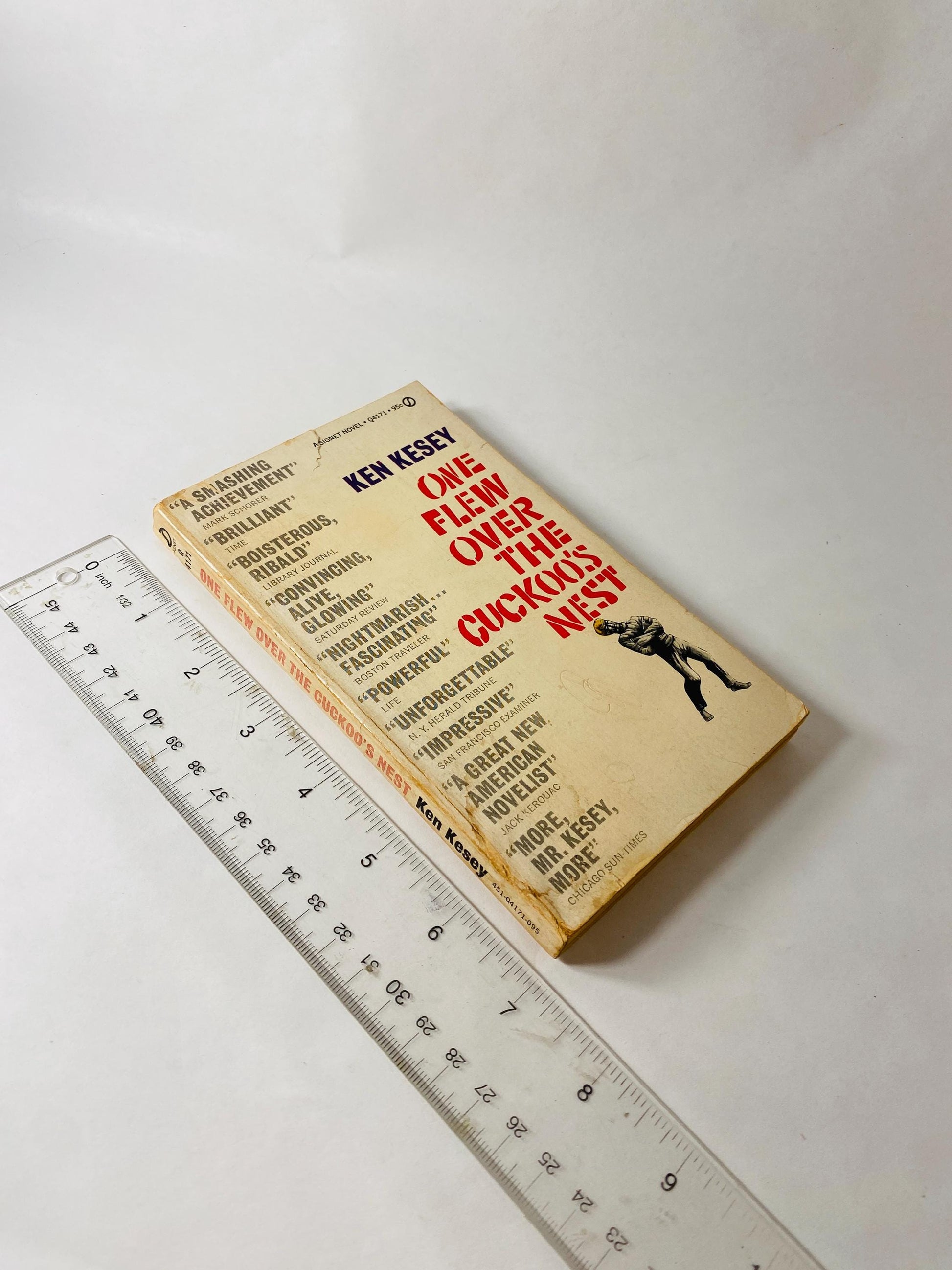 1962 One Flew Over the Cuckoo's Nest by Ken Kesey Vintage Signet paperback book. Psychological drama about sanity & madness