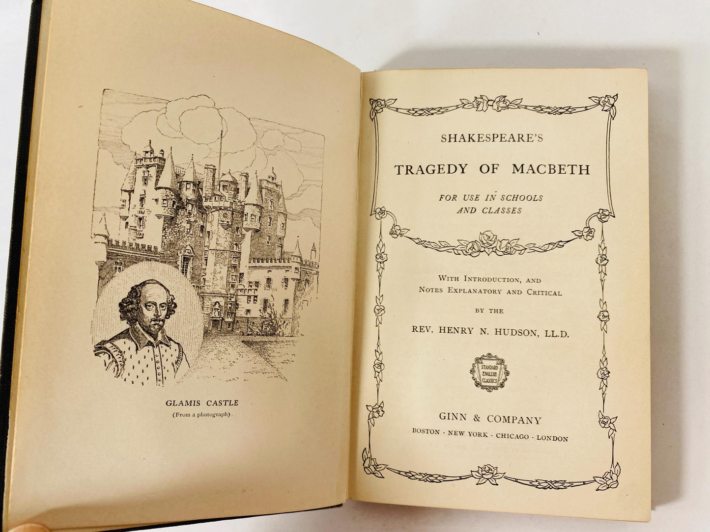 Shakespeare and the Nature of Man Vintage book by Theodore Spencer circa 1945 History of Hamlet Othello King Lear Macbeth Antony & Cleopatra