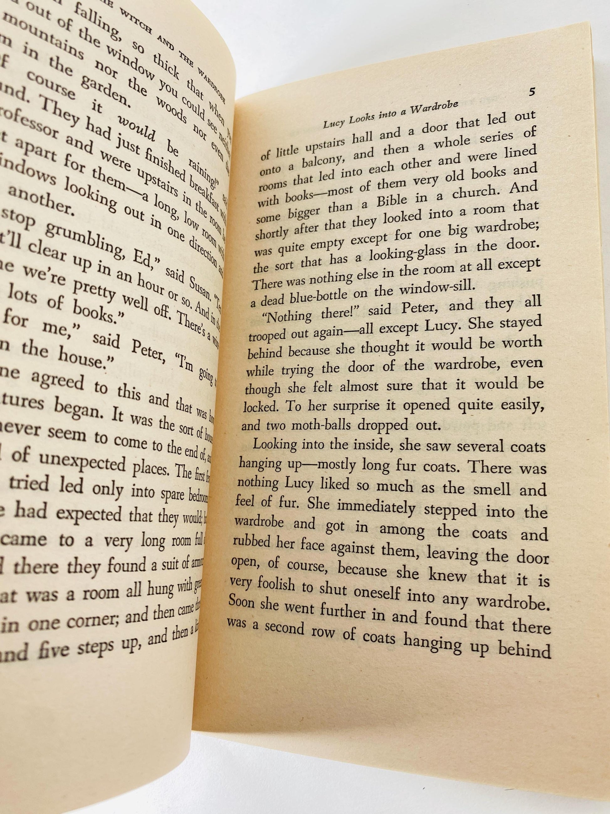 Chronicles of Narnia by CS Lewis Lion, the Witch and the Wardrobe vintage paperback book circa 1970 Collier science fiction Fantasy