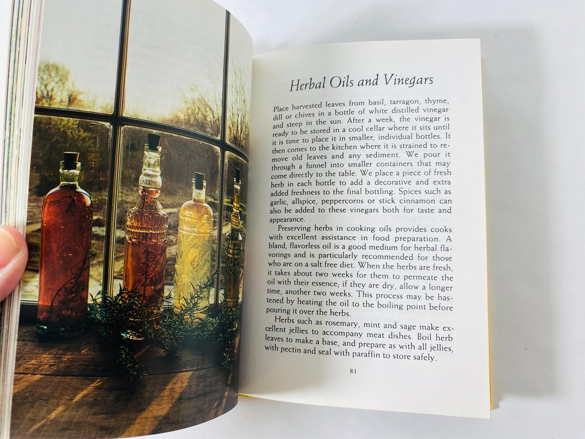 World of Herbs & Flowers Adelma Grenier Simmons 1992 vintage book, Caprilands Herb Gardening Potpourri Wreaths