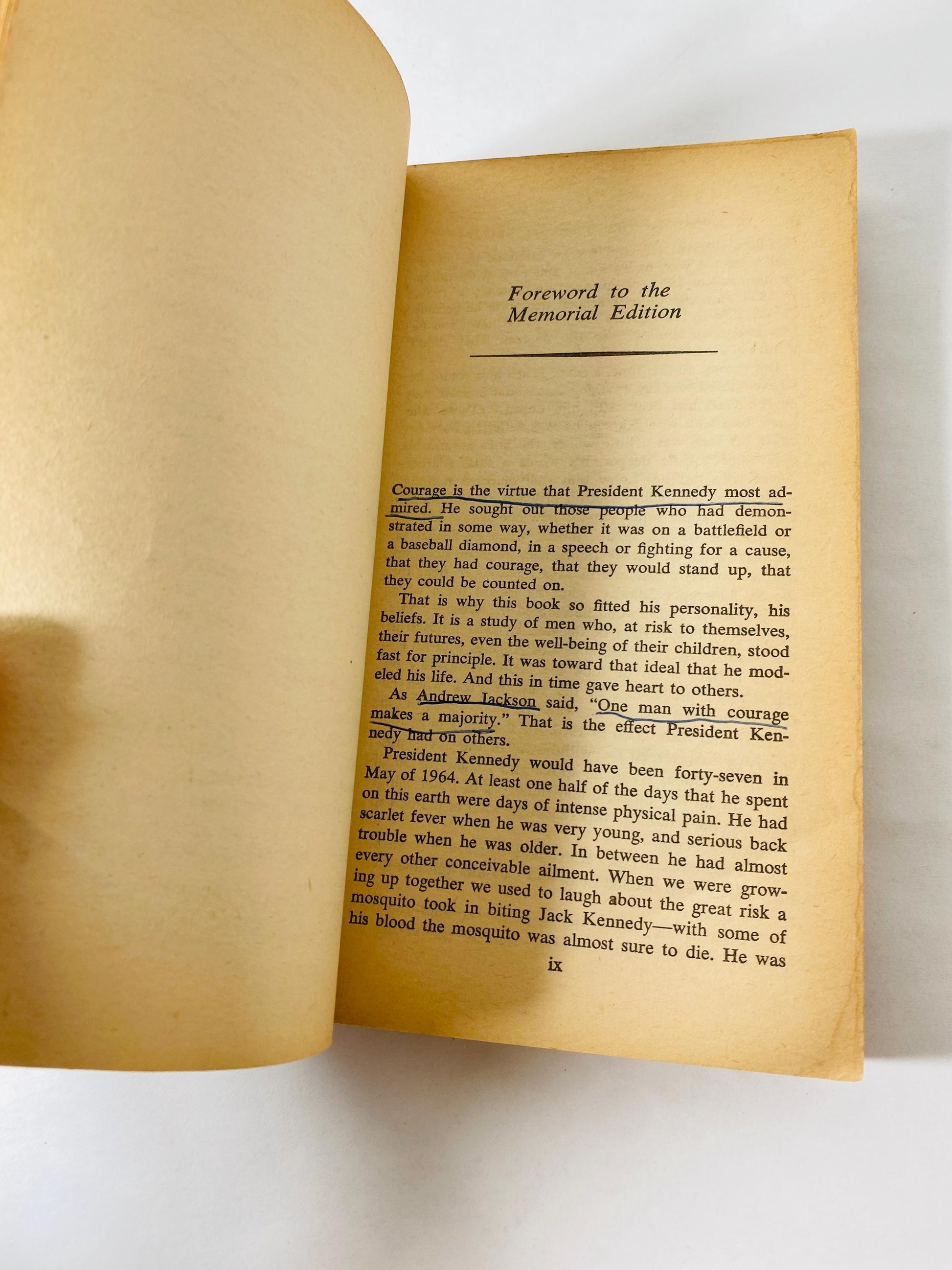 Profiles in Courage by John F Kennedy Vintage paperback book circa 1964 Pulitzer Prize.