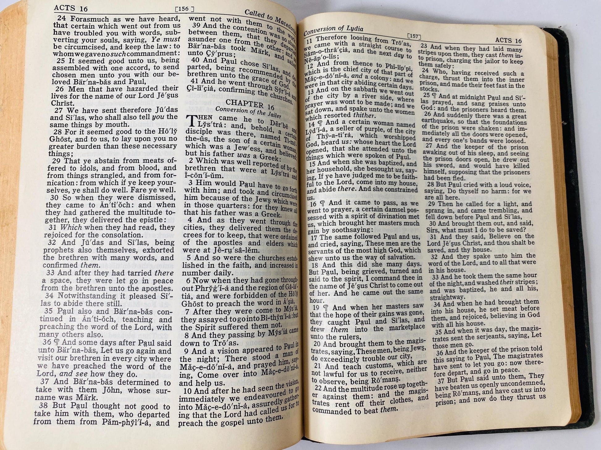 Holman Holy Bible Vintage book King James book New and Old Testaments KJV