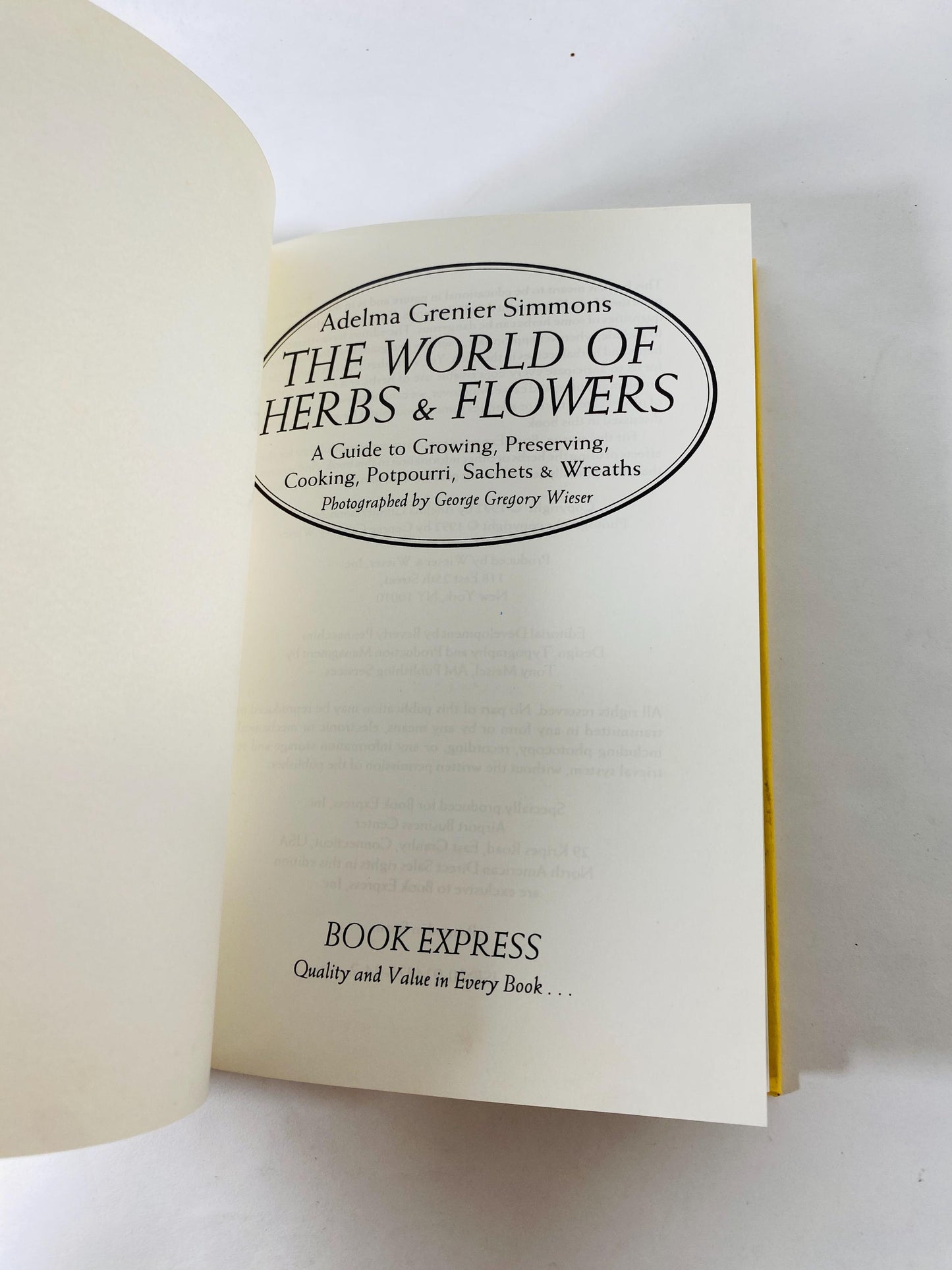 World of Herbs & Flowers Adelma Grenier Simmons 1992 vintage book, Caprilands Herb Gardening Potpourri Wreaths