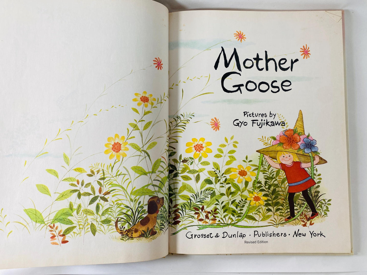 1982 Mother Goose LARGE vintage book illustrated by Gyo Fujikawa children's Fairy Tales Bedtime stories porch