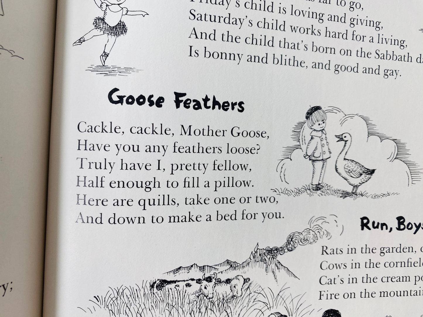 1982 Mother Goose LARGE vintage book illustrated by Gyo Fujikawa children's Fairy Tales Bedtime stories porch