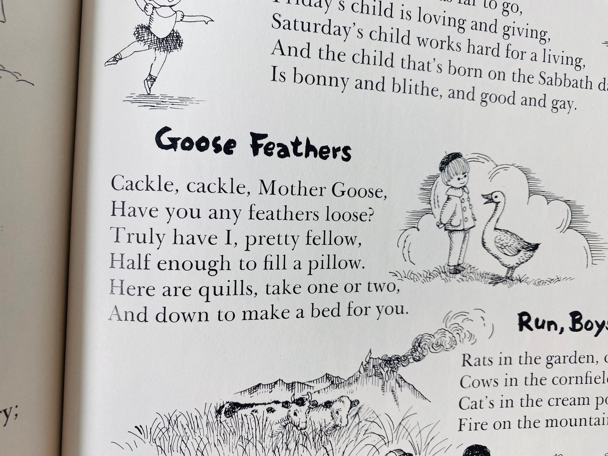 1982 Mother Goose LARGE vintage book illustrated by Gyo Fujikawa children's Fairy Tales Bedtime stories porch