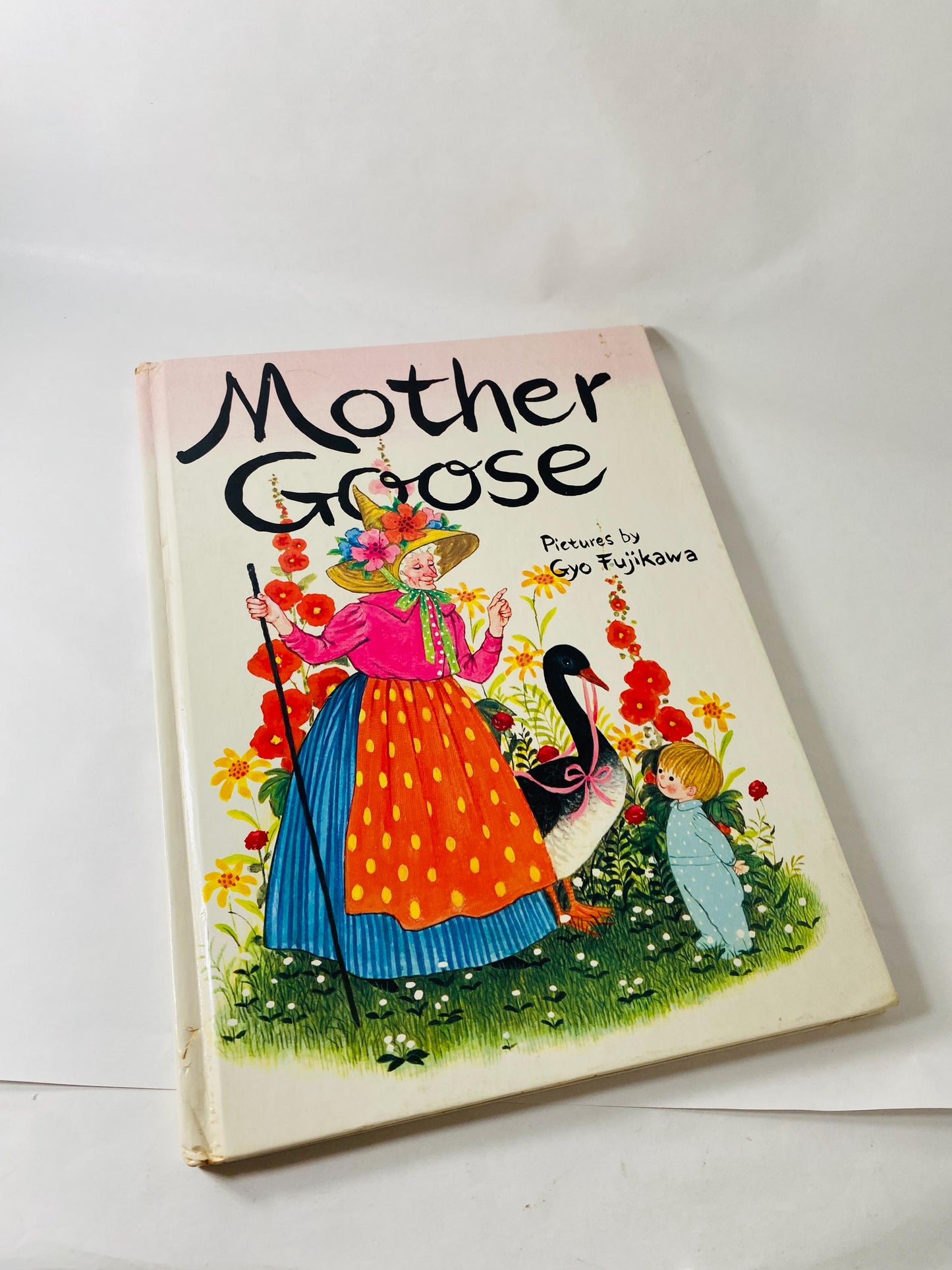 1982 Mother Goose LARGE vintage book illustrated by Gyo Fujikawa children's Fairy Tales Bedtime stories porch