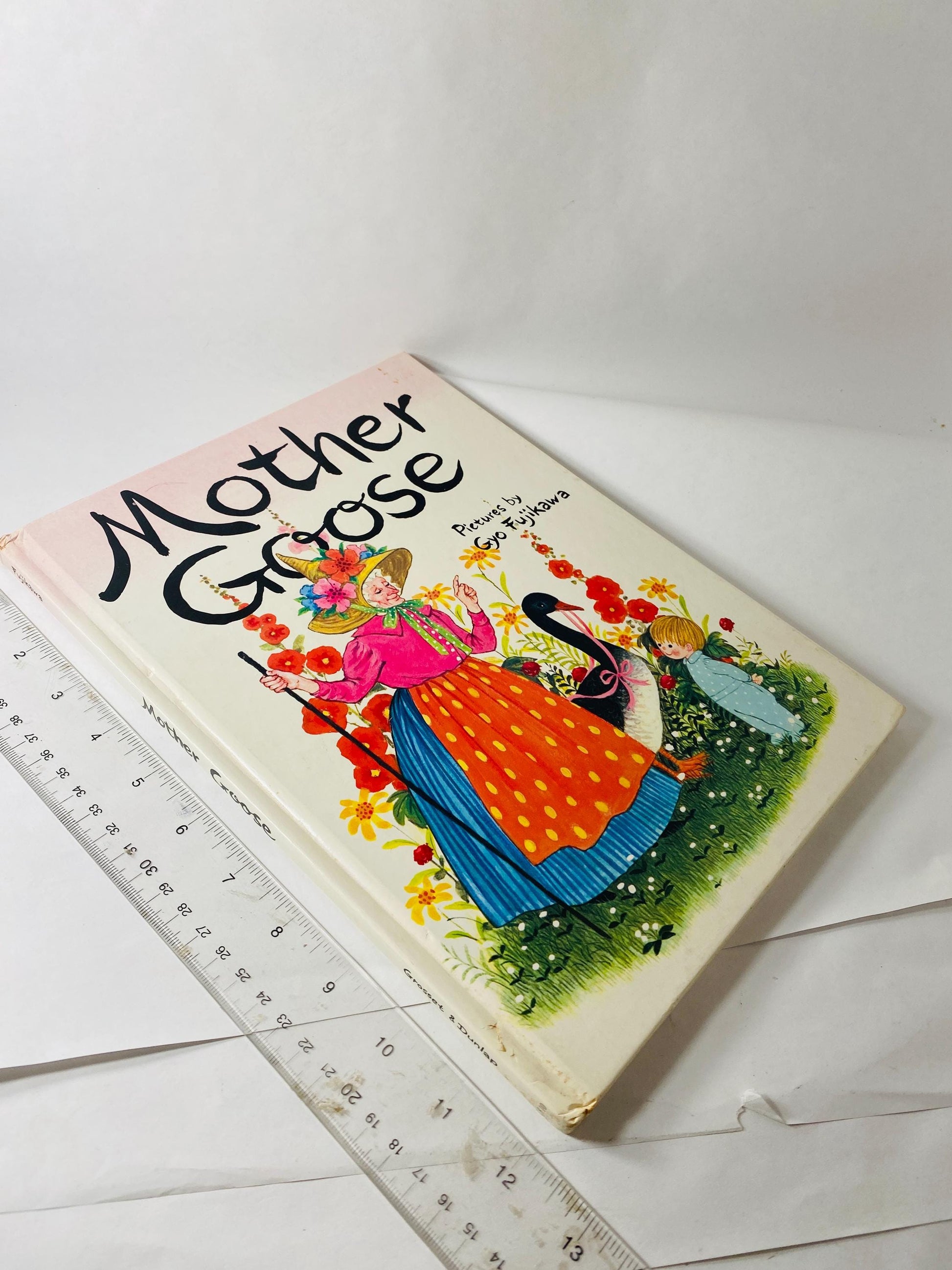 1982 Mother Goose LARGE vintage book illustrated by Gyo Fujikawa children's Fairy Tales Bedtime stories porch
