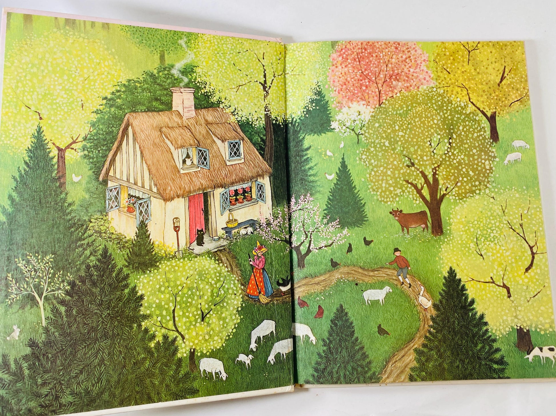 1982 Mother Goose LARGE vintage book illustrated by Gyo Fujikawa children's Fairy Tales Bedtime stories porch