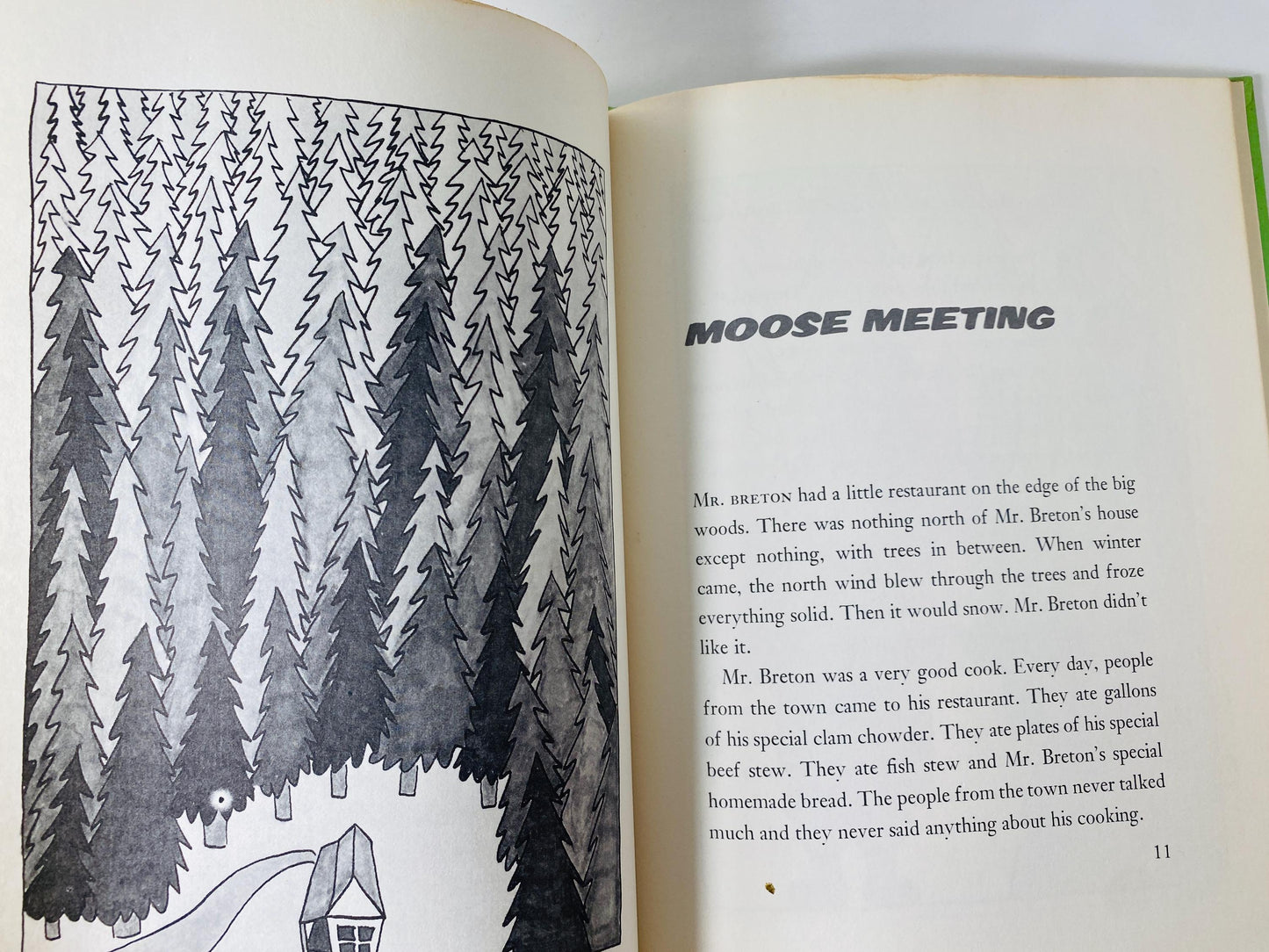 Blue Moose vintage children's Weekly Reader book by Manus Pinkwater circa 1975 about a who serves as head waiter and cooks gourmet meals