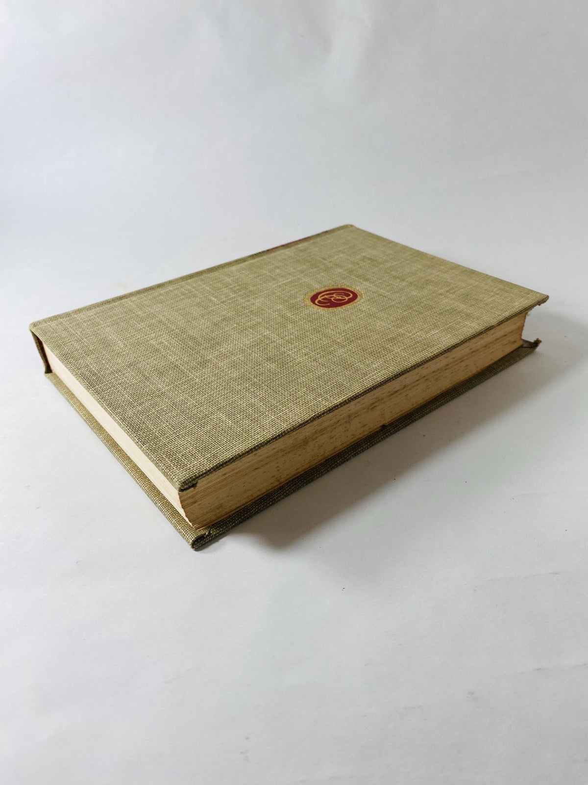 Homer The Odyssey circa 1942. Gray cloth covered vintage book. Greek epic poem set during the Trojan War. Beautiful bookshelf decor!