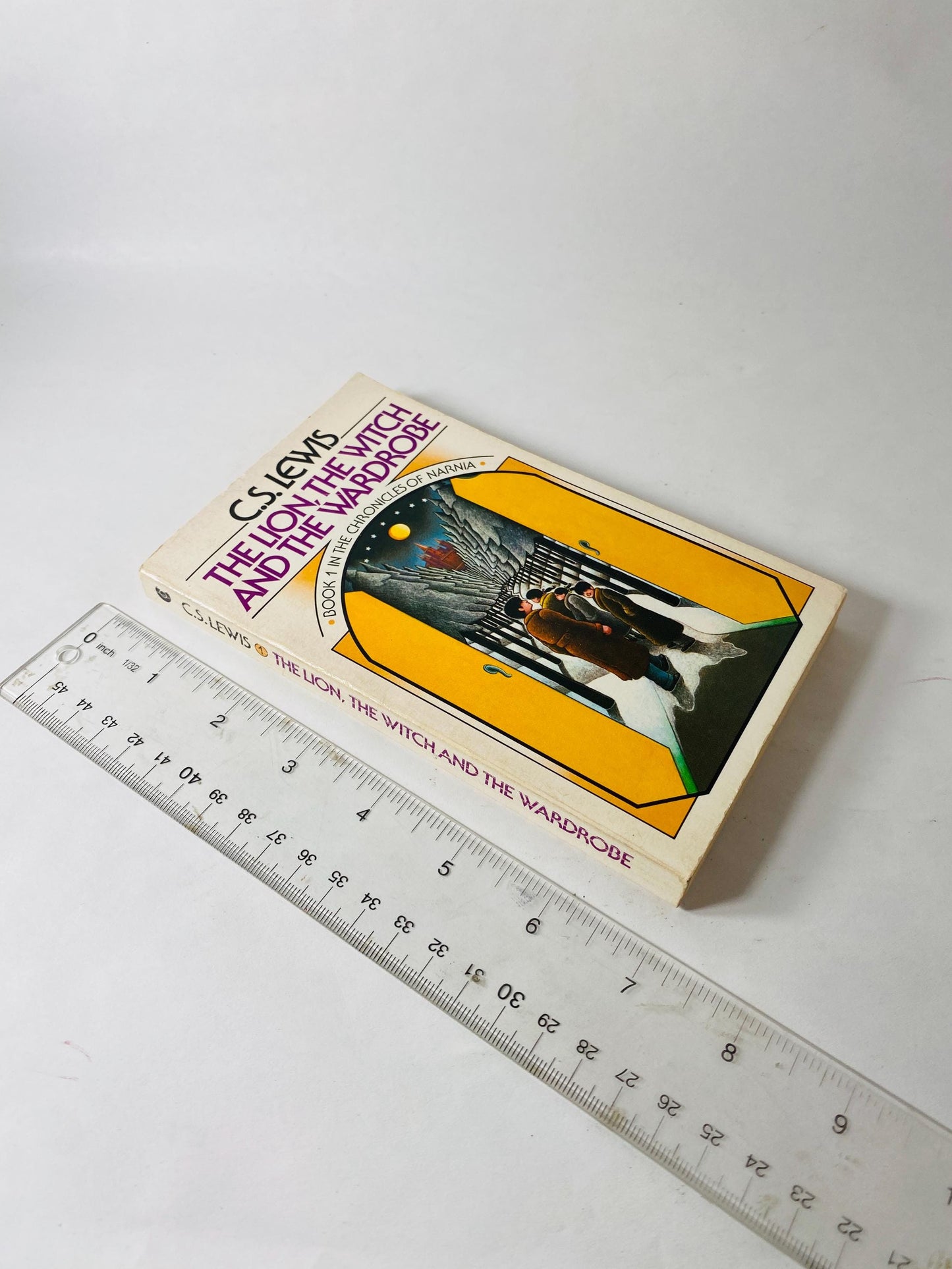 Chronicles of Narnia by CS Lewis Lion, the Witch and the Wardrobe vintage paperback book circa 1970 Collier science fiction Fantasy