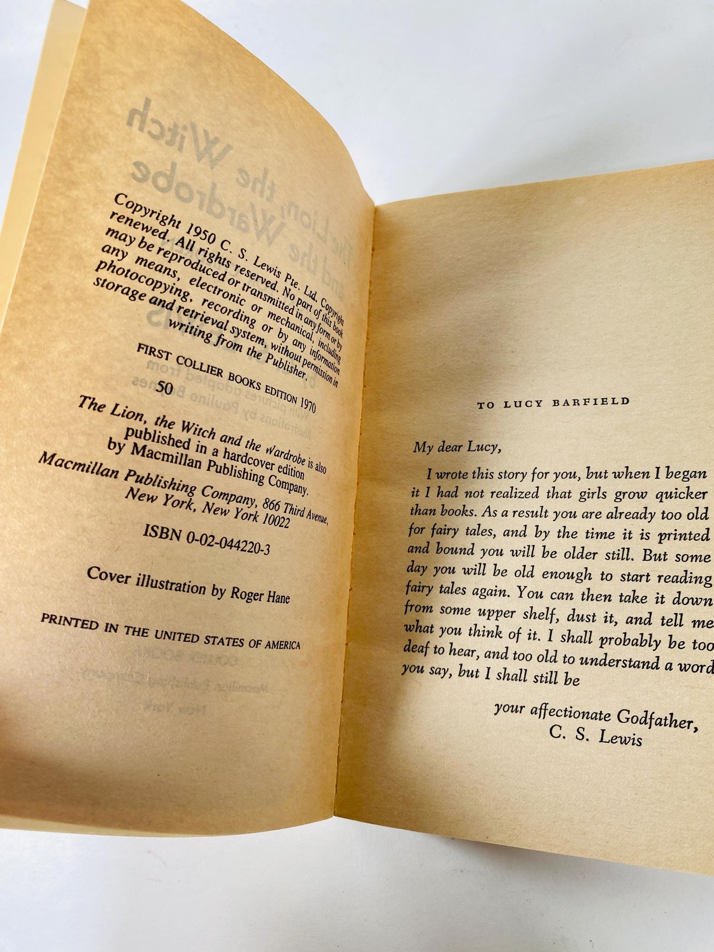 Chronicles of Narnia by CS Lewis Lion, the Witch and the Wardrobe vintage paperback book circa 1970 Collier science fiction Fantasy
