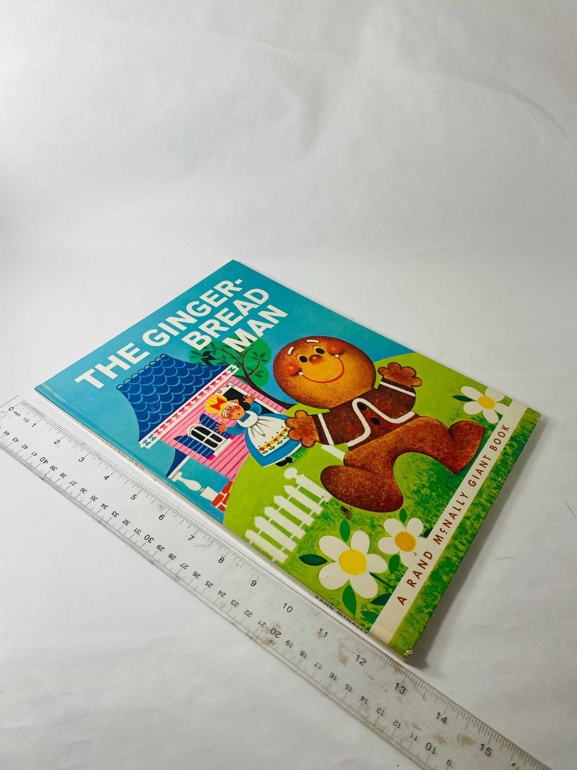 Gingerbread Man vintage GIANT Whitman Book circa 1967 Christmas holiday children's book illustrated by Anne Sellers Leaf reading