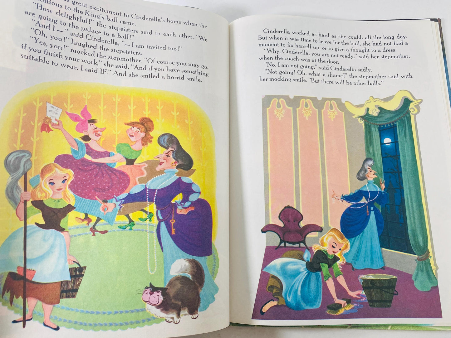 Walt Disney Cinderella LARGE vintage children's book circa 1981 GORGEOUS illustrations Christmas princess gift