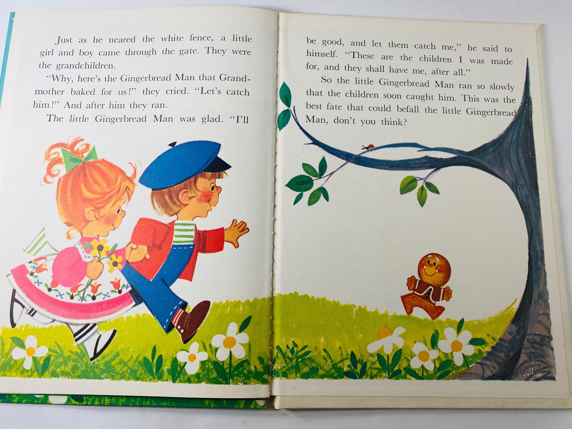 Gingerbread Man vintage GIANT Whitman Book circa 1967 Christmas holiday children's book illustrated by Anne Sellers Leaf reading