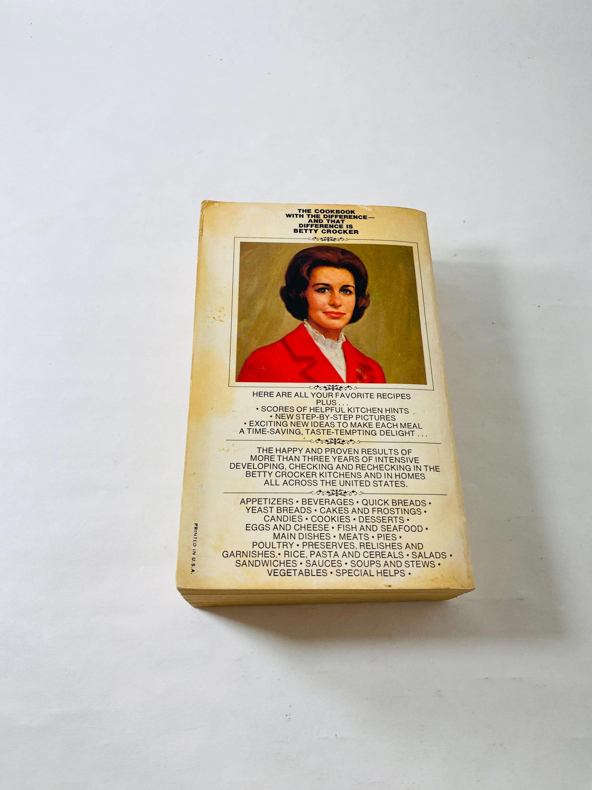 Betty Crocker's Cookbook vintage paperback book circa 1976 recipes cooking kitchen retro