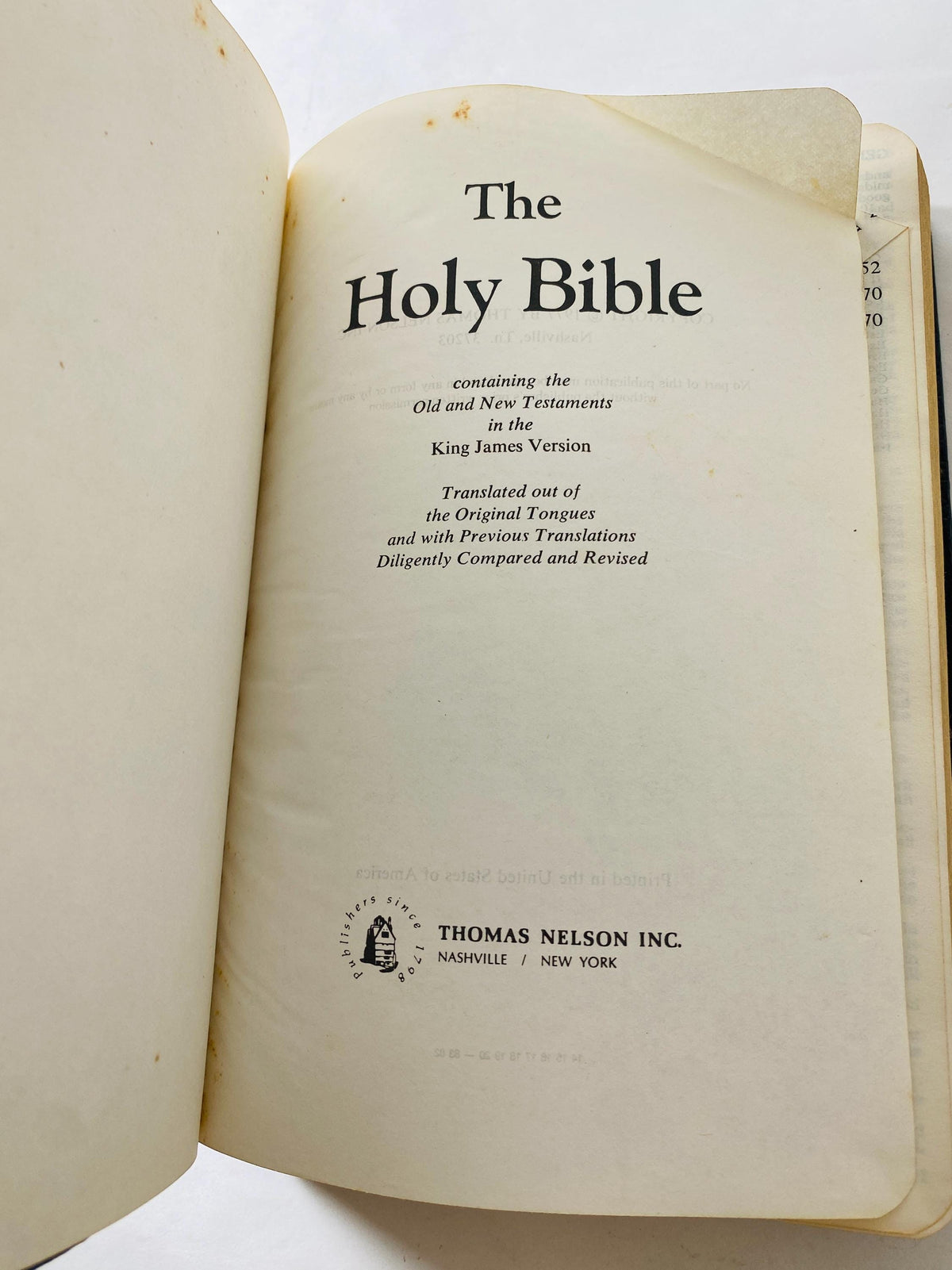 1977 Holy Bible Old & New Testaments Red Letter Edition Vintage bible with leather cover Thomas Nelson. King James Rev Please see pictures