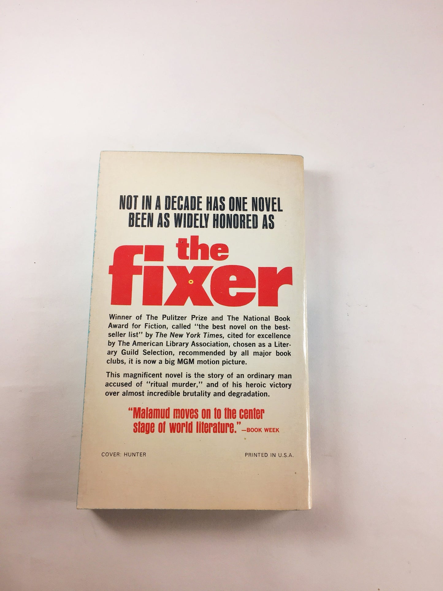 The Fixer by Malamud. EARLY PRINTING Vintage paperback book circa 1969. National Book Award and the Pulitzer Prize. Great Jewish novel