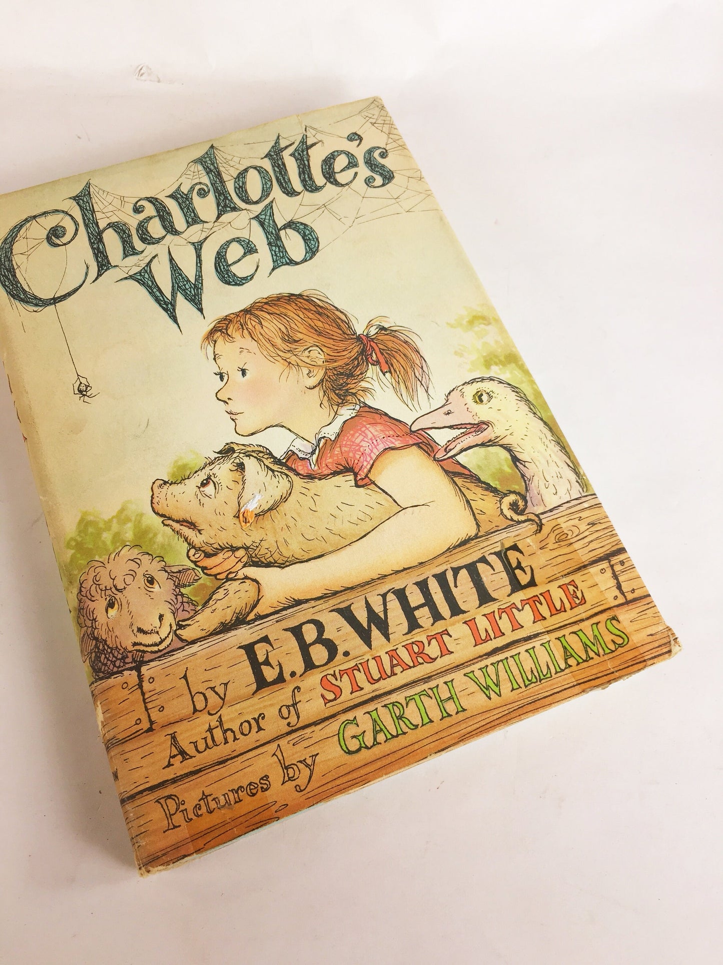 Charlotte's Web by EB White. EARLY PRINTING illustrator Garth Williams. Collector vintage book gift circa 1970.
