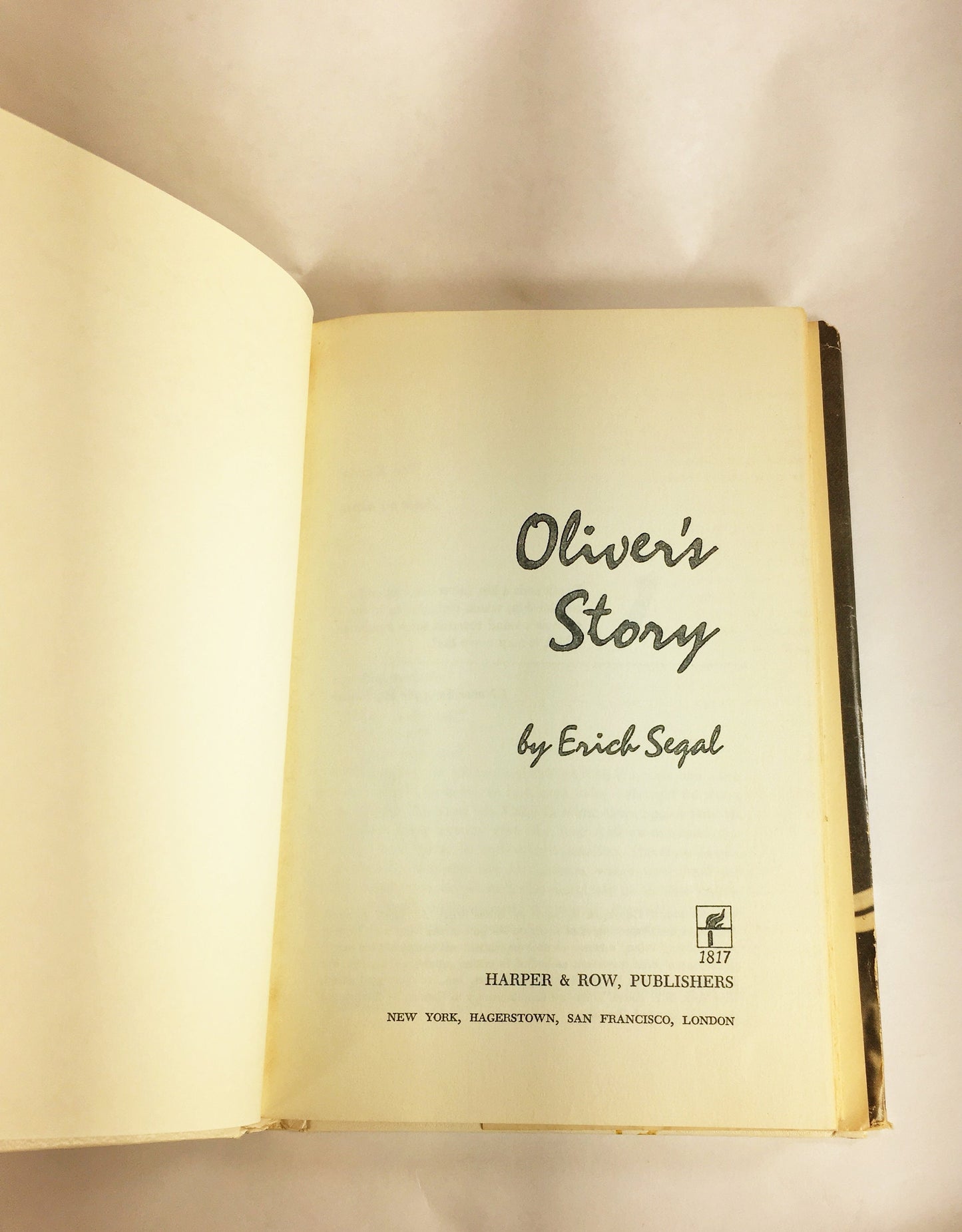 Oliver's Story by Erich Segal. Vintage book circa 1977. Romance after loss. Follow-up to Love Story.