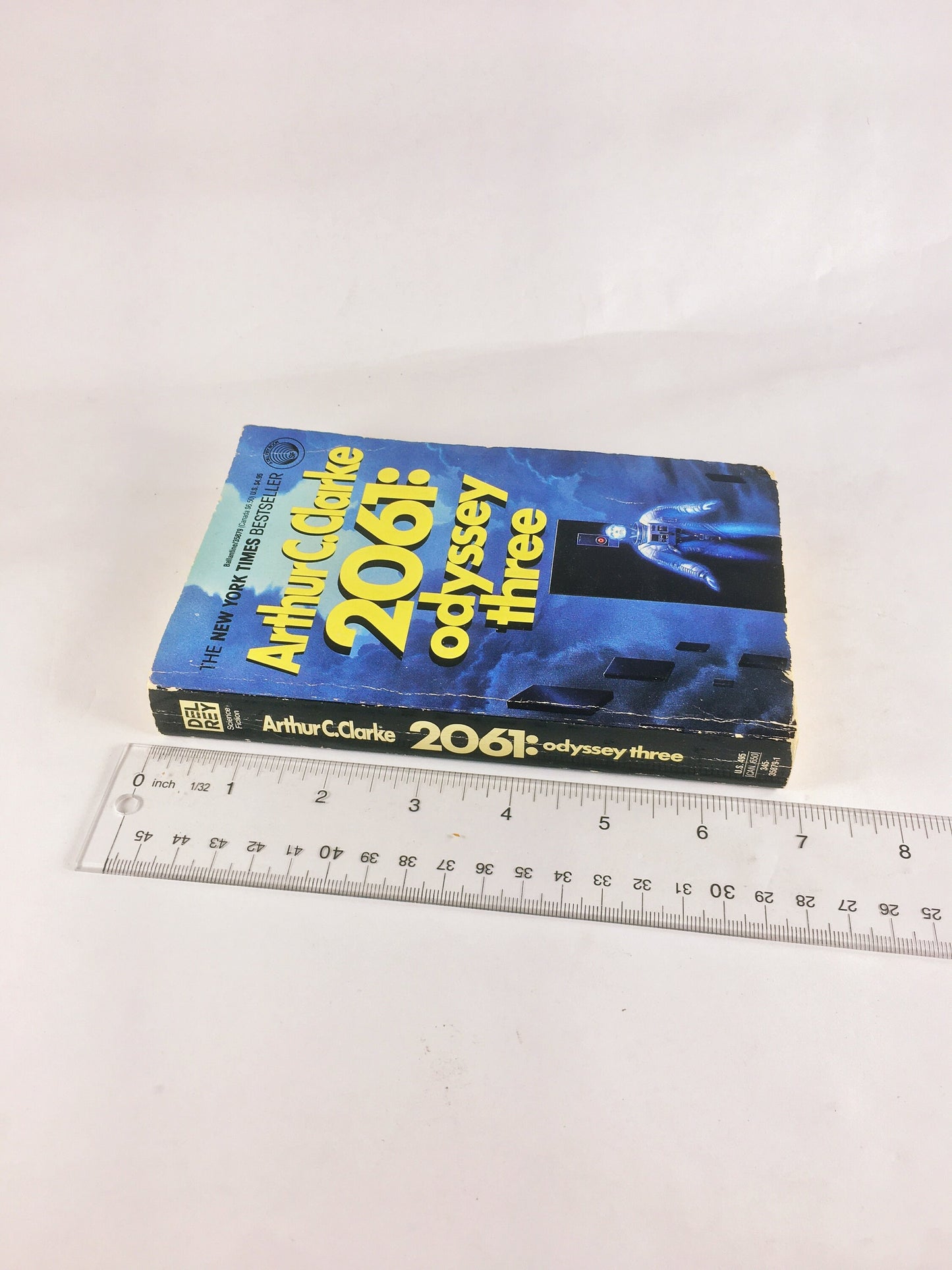 Arthur C Clarke 2061 Space Odyssey Three Vintage paperback book circa 1989. FIRST Mass PRINTING science fiction Nebula & Hugo awards
