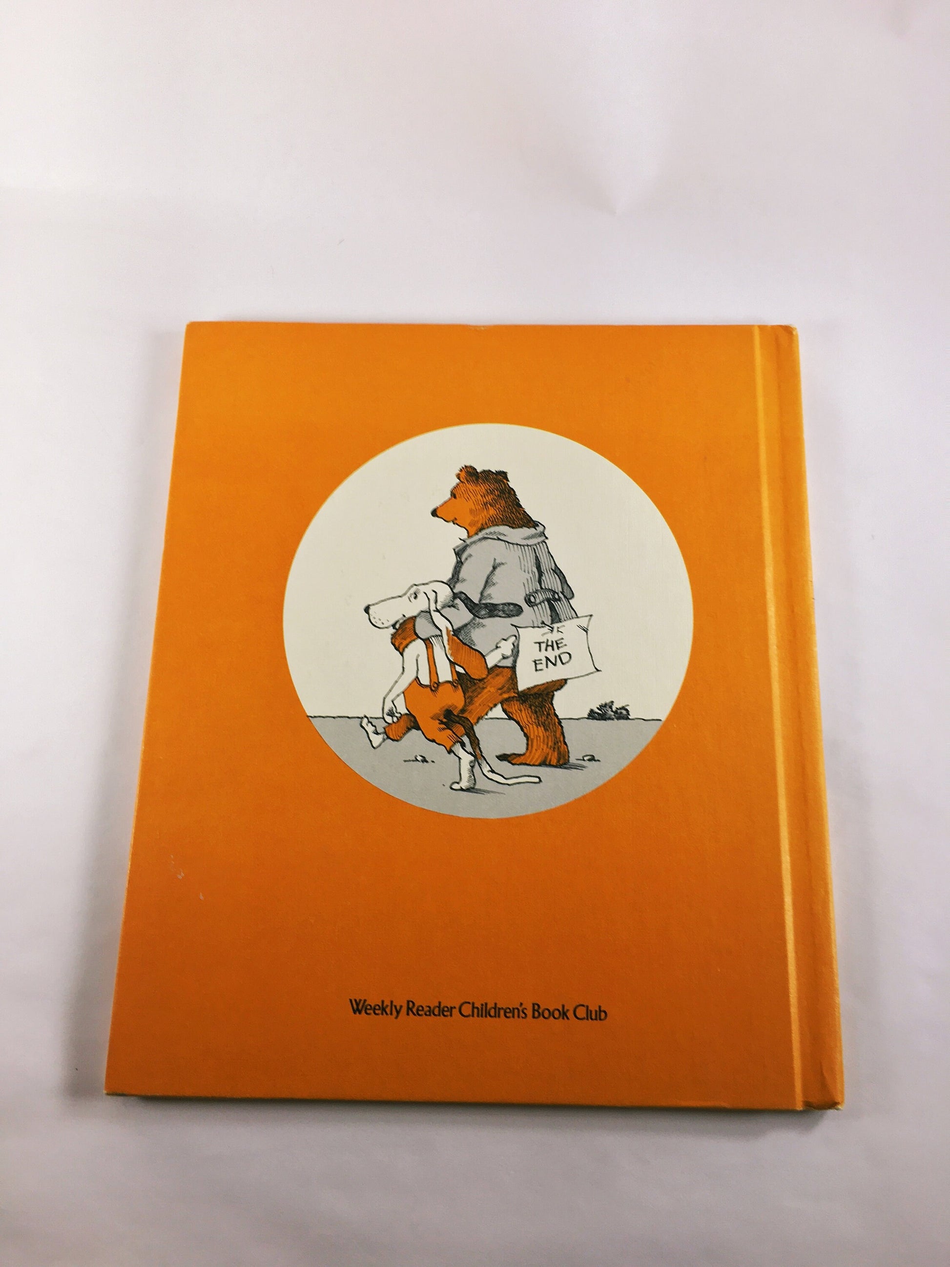 Hound and Bear Vintage Weekly Reader book circa 1976 by Dick Gackenbach. Hound plays one practical joke too many.