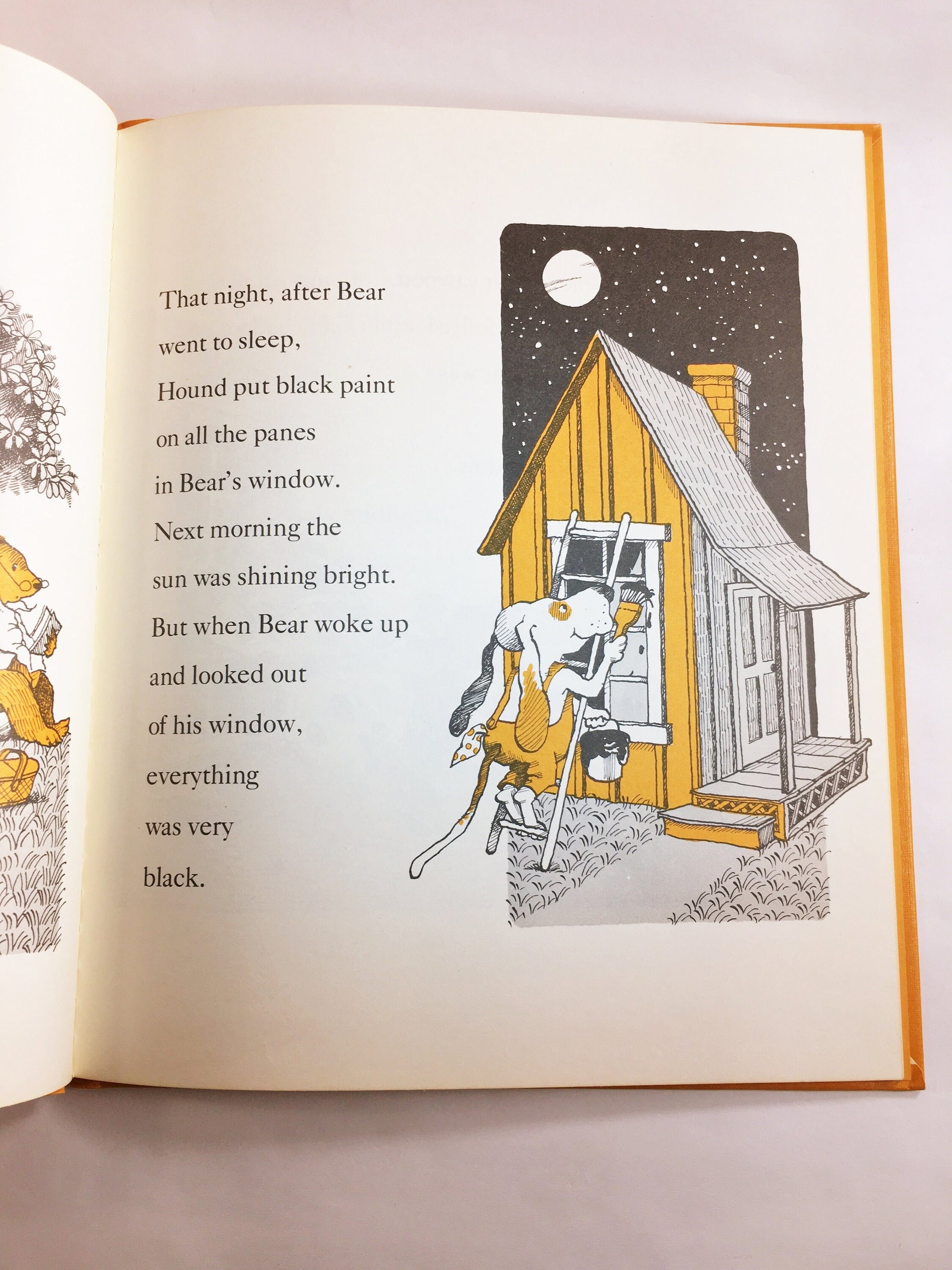 Hound and Bear Vintage Weekly Reader book circa 1976 by Dick Gackenbach. Hound plays one practical joke too many.