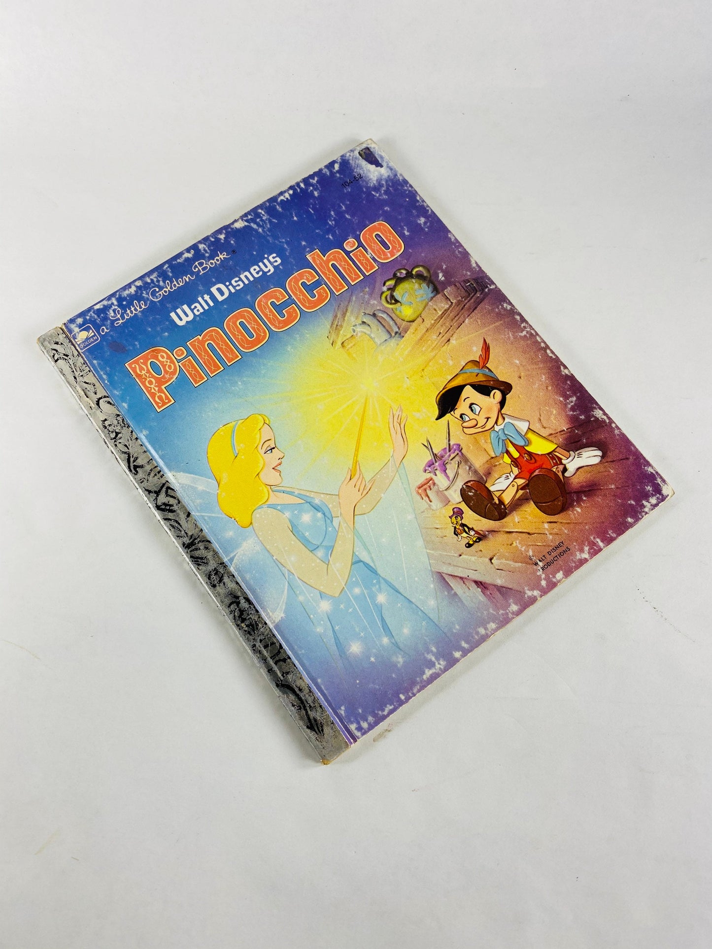 1980 Pinocchio Little Golden Book Walt Disney illustrations children’s stocking stuffer at home reading. Bedtime stories