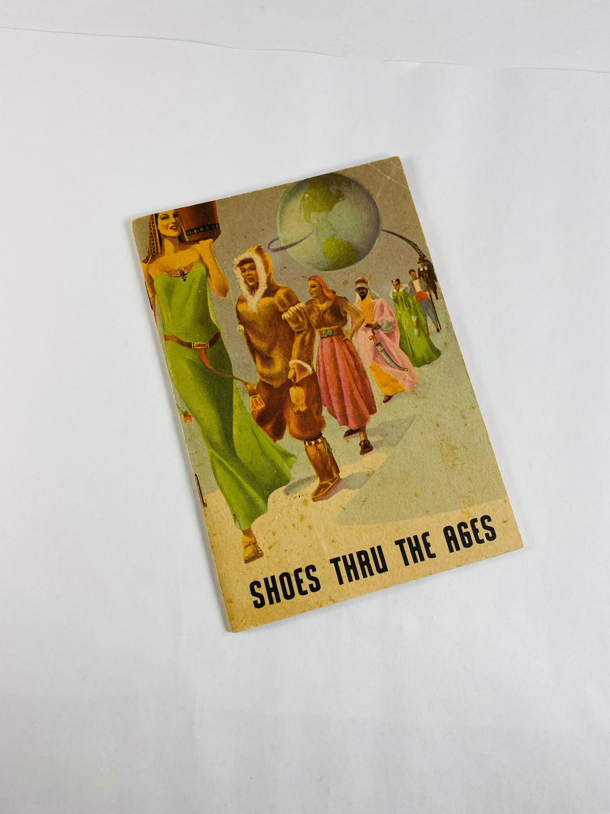 Shoes Thru the Ages Poll-Parrot and Farrar's Store vintage pamphlet circa 1950s-1960s. Fashion & history in the evolution of footwear