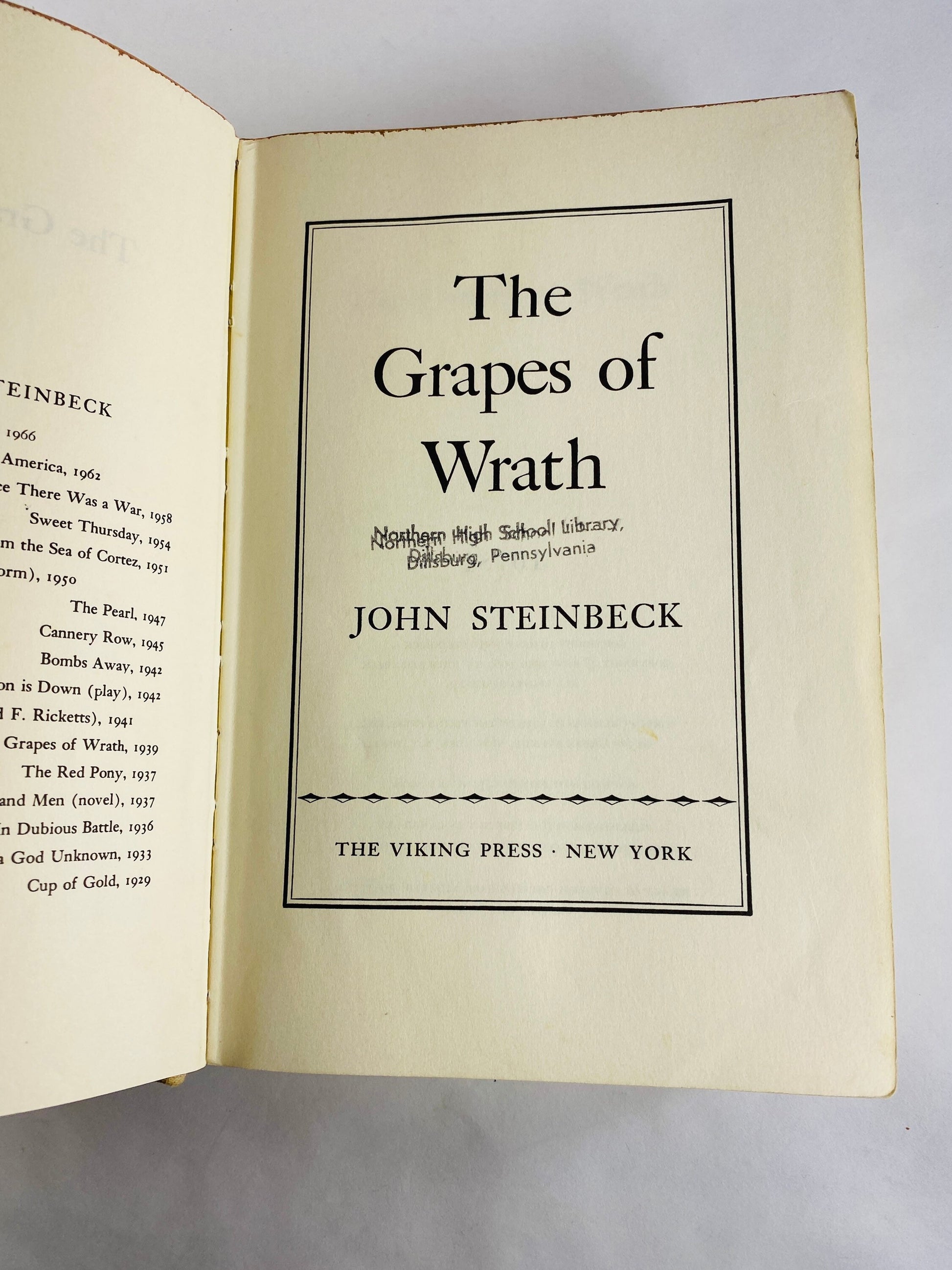 Grapes of Wrath by John Steinbeck EARLY PRINTING circa 1967 Vintage gift. Former Library Book Pulitzer Prize