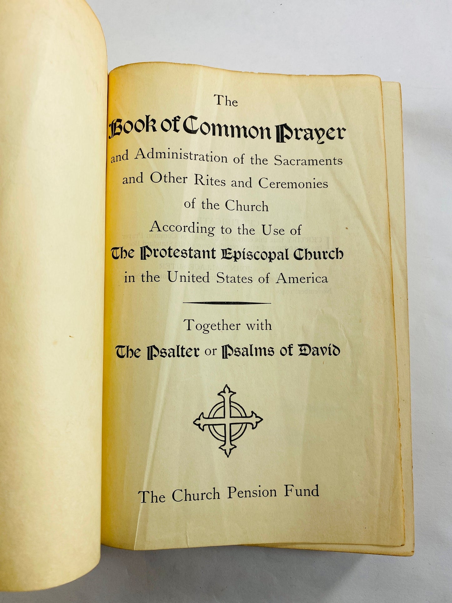 1940 Vintage Book of Common Prayer liturgical prayer book. Beautiful Episcopal Chruch decor with Psalter of Psalms of David