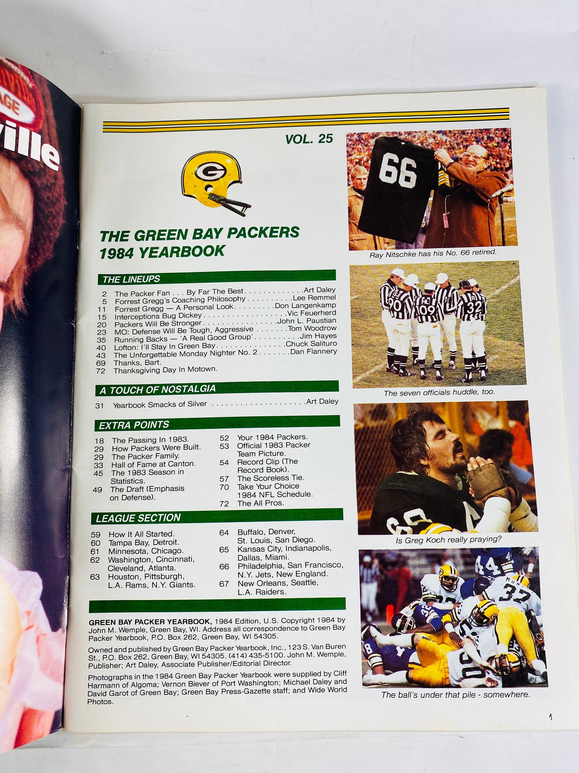1984 Green Bay Packers vintage yearbook Wisconsin football memorabilia collector magazine with photos, team lineup stories and schedule