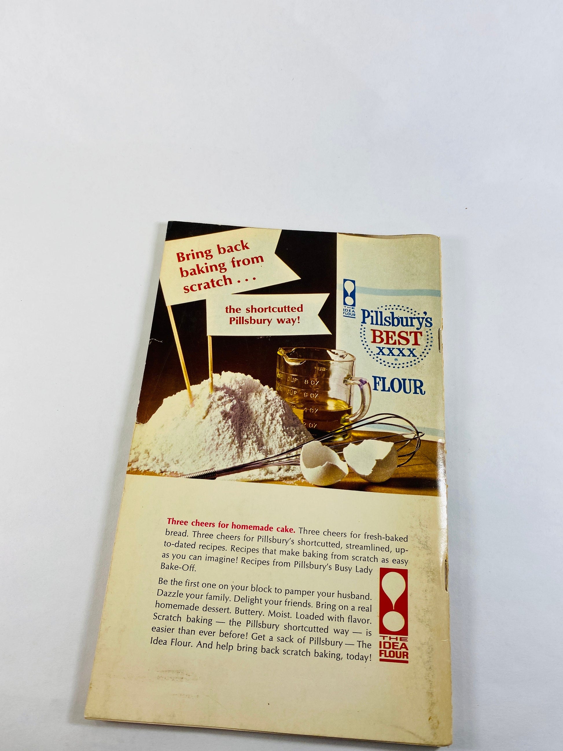Pillsbury Busy Lady Bake-off Recipes Vintage cookbook booklet circa 1966 Baking is Fun by Ann Pillsbury. Kitchen blue white decor.