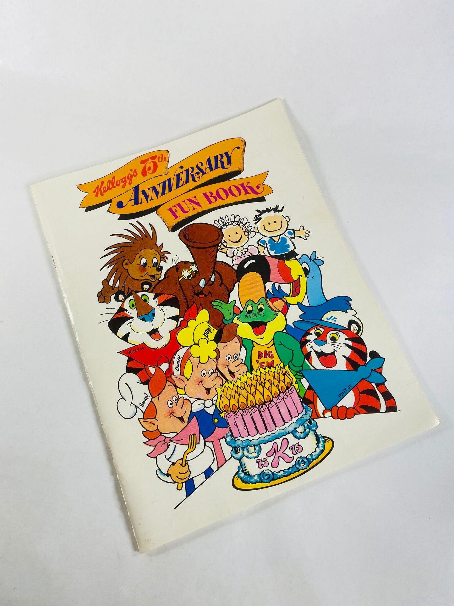 1980 Kellogg's 75th Anniversary Fun Coloring Book Vintage activity book for children. Tony Tiger, Honey Smacks, Rice Krispies
