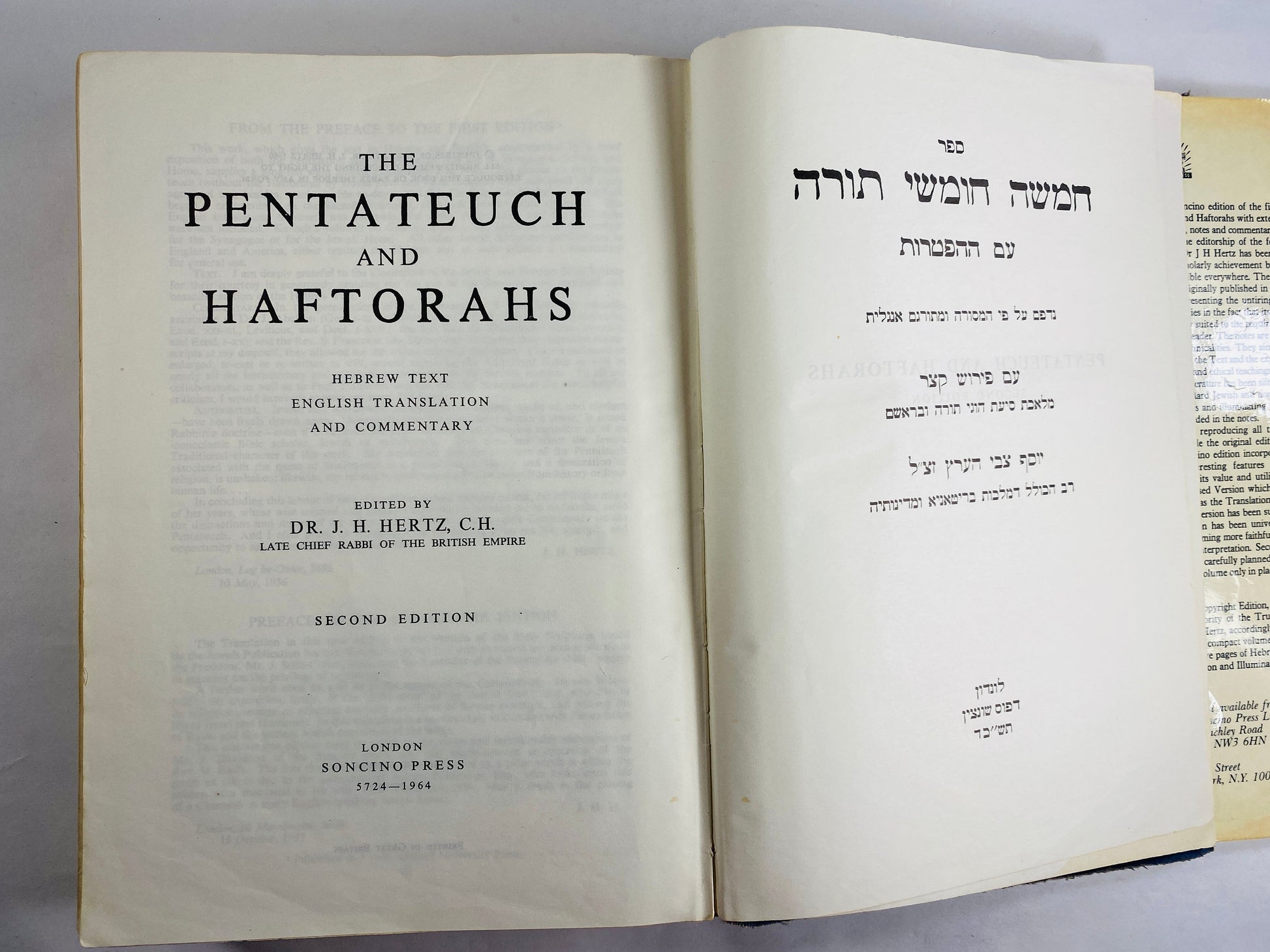 Vintage Jewish Pentateuch & Haftorahs Hebrew Book of Daily Prayers Siddur bible JH Hertz Judaism New York circa 1960