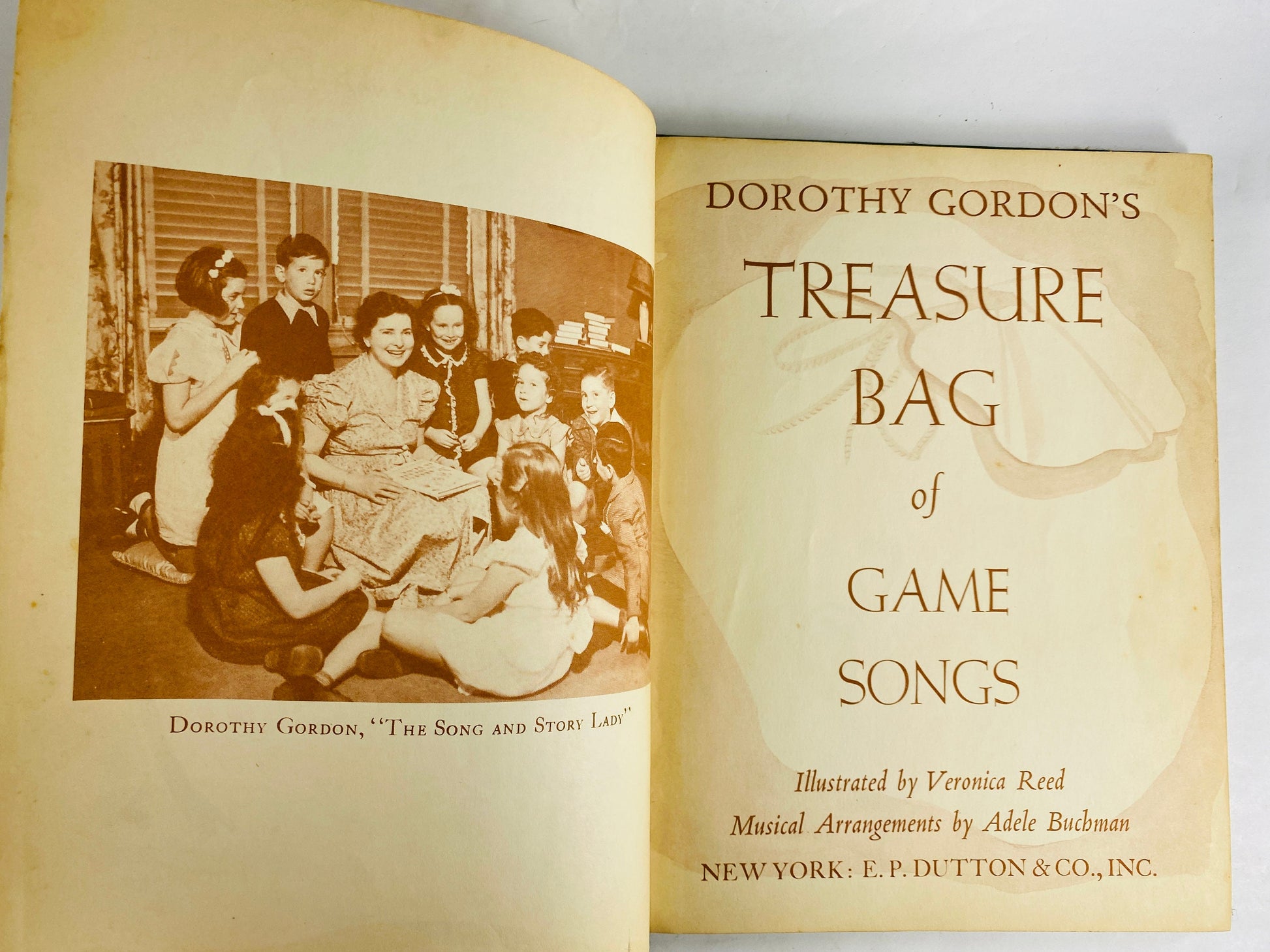Dorothy Gordon Treasure Bag of Game Songs vintage book circa 1939 featuring games and music from England Bavaria Denmark France Scotland