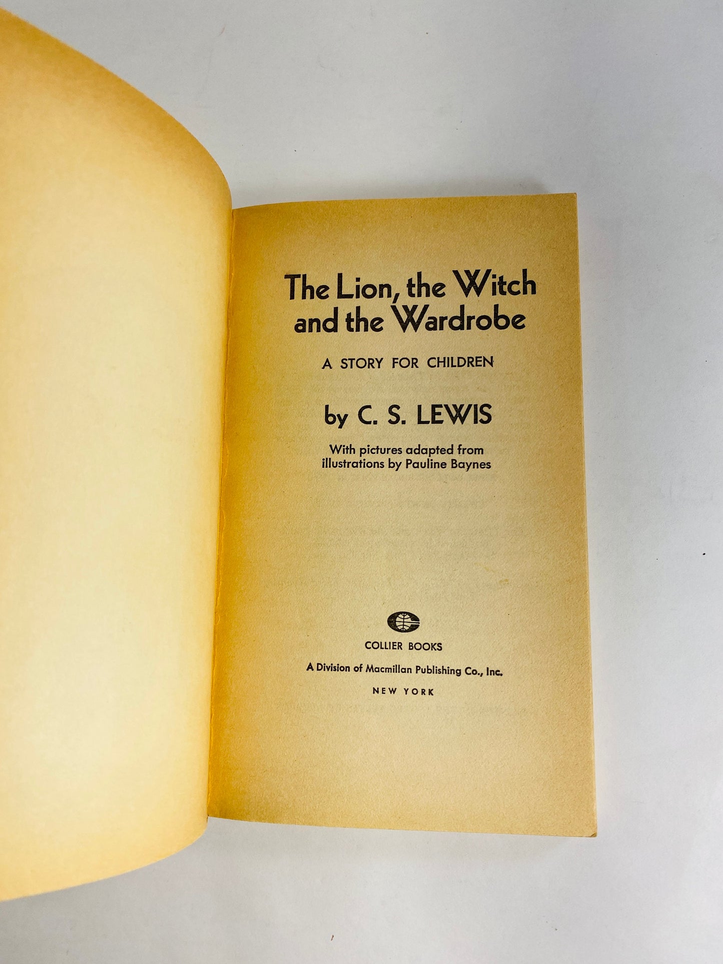 Chronicles of Narnia by CS Lewis Lion, the Witch and the Wardrobe vintage paperback book circa 1979 science fiction Fantasy