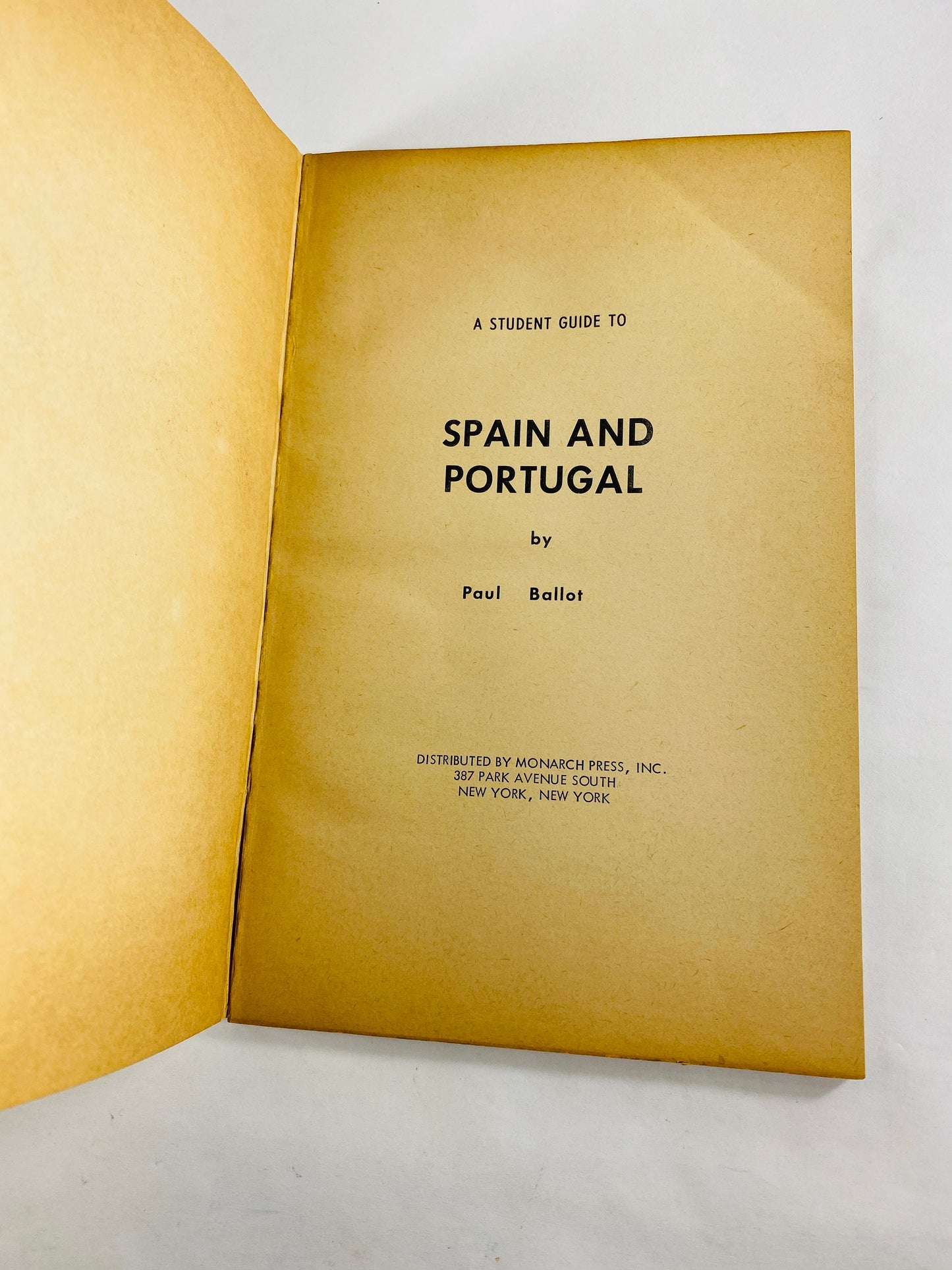 Vintage Spain and Portugal travel brochures guide circa 1965 written for student expats and visitors. Globe trotting decor gift