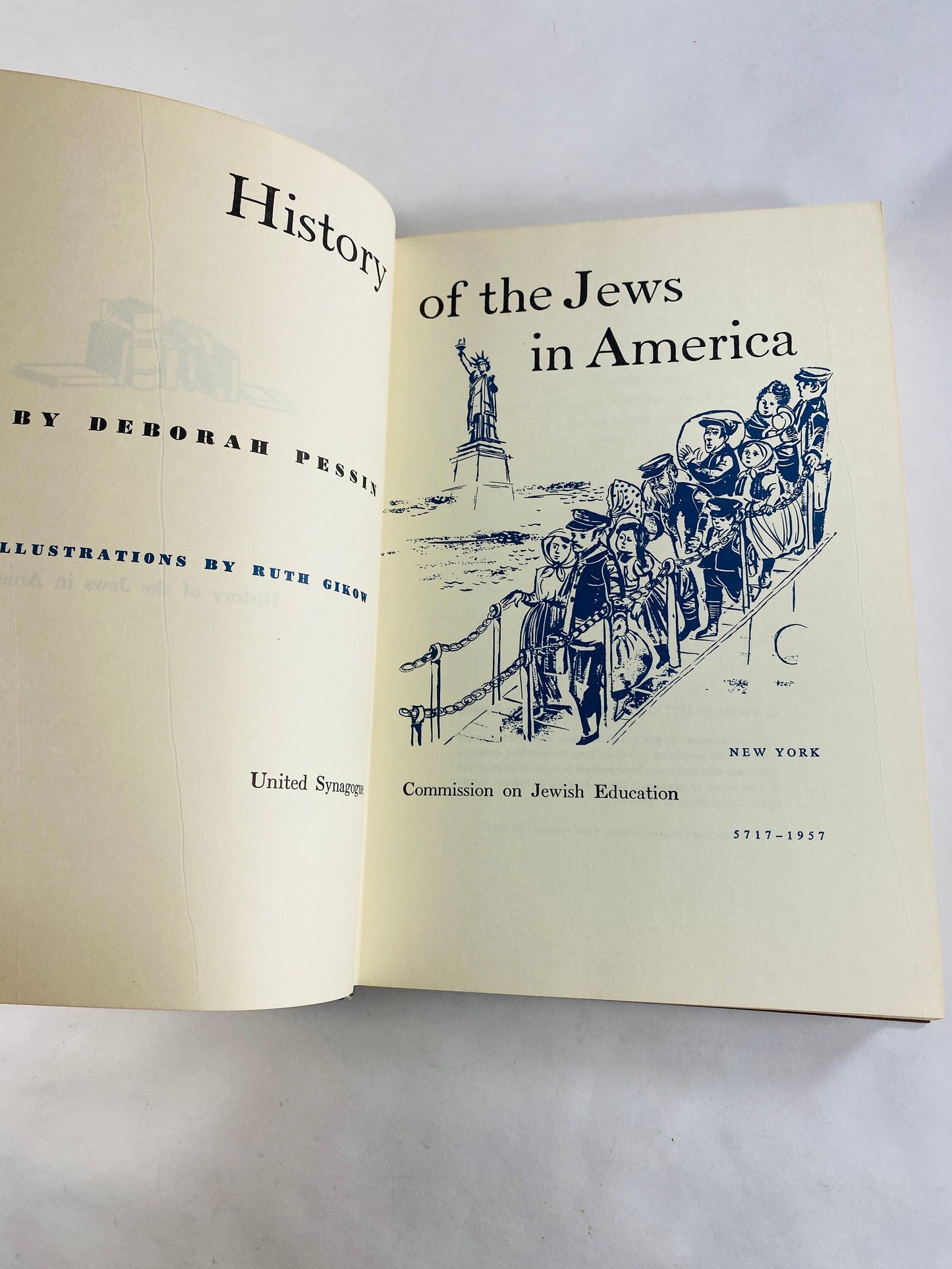 Jews in America vintage book by Deborah Pessin circa 1957 Jewish American intellectual, political structure.