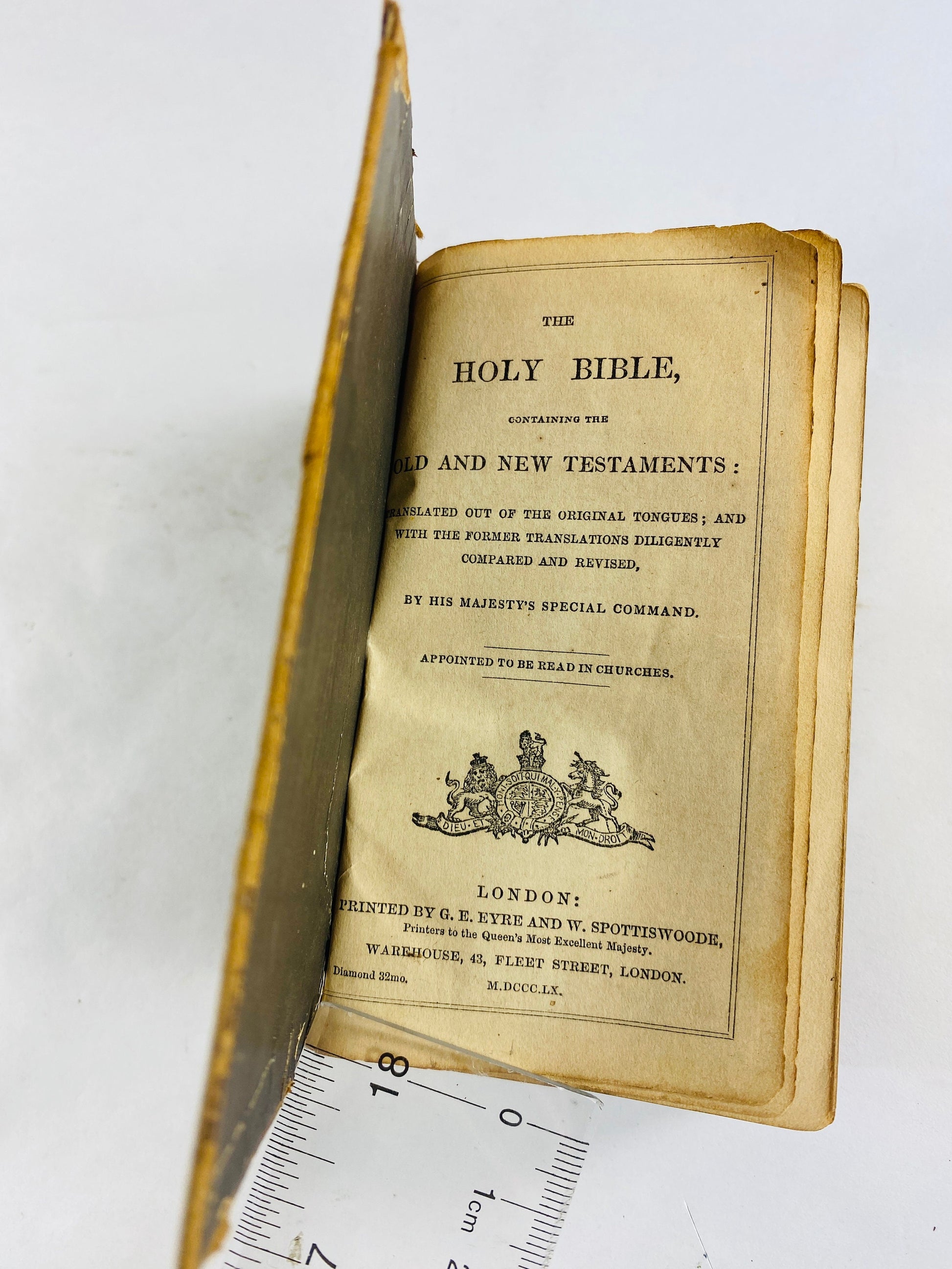 1860 miniature Holy Bible worn leather and stamped gilt Eyre and Spottiswoode for Her Majesty forces King James Old & New Testament book