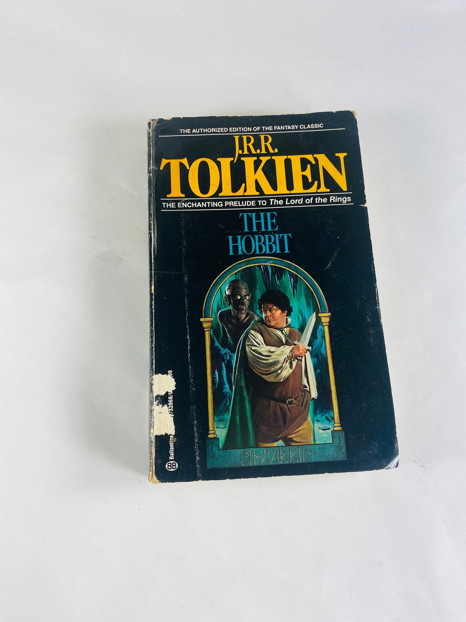 JRR Tolkien The Hobbut vintage Lord of the Rings paperback book circa 1982. Former library book LOTR