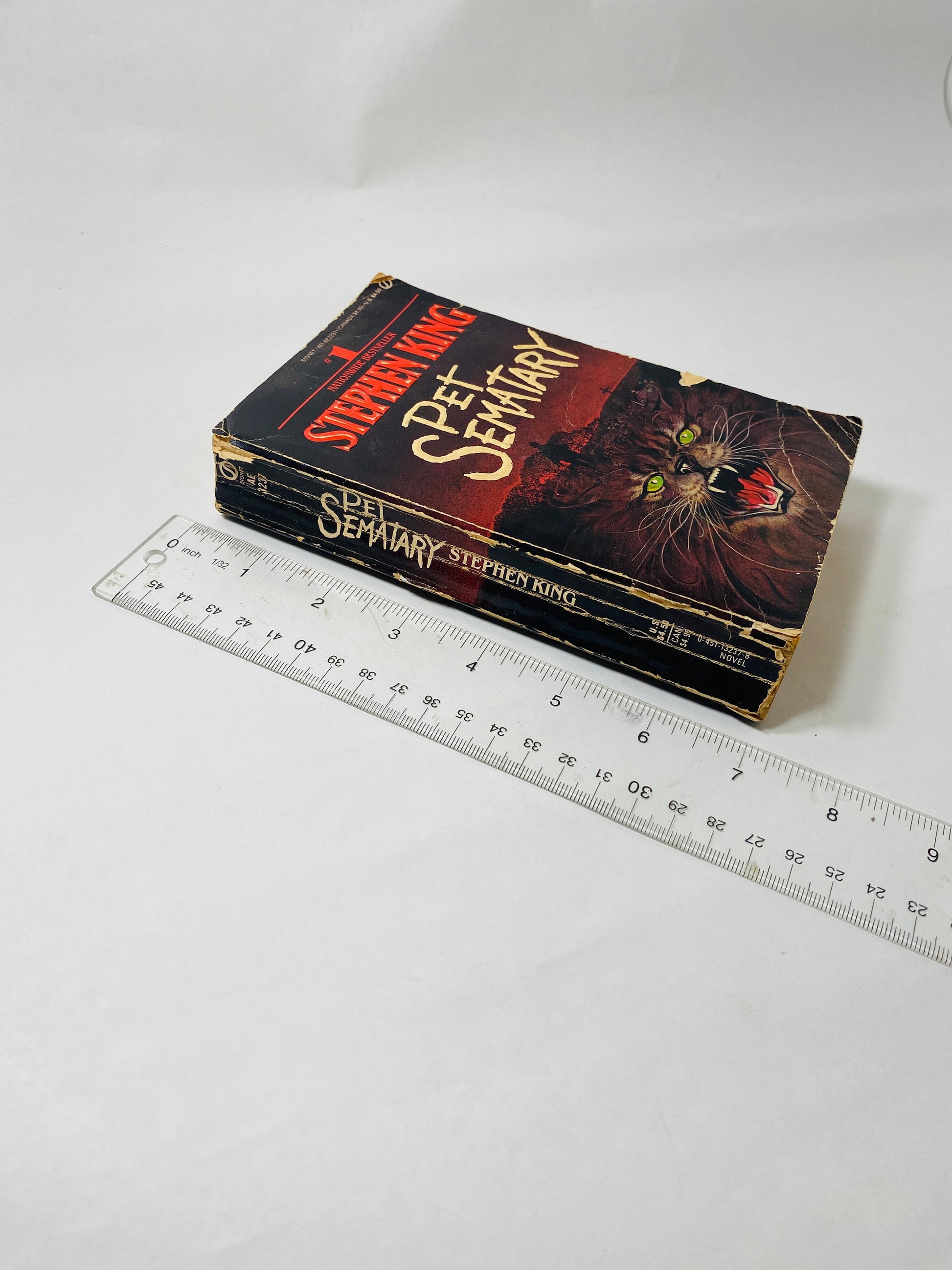 Pet Sematary by Stephen King. Vintage paperback book circa 1983. Horror & Literary Fiction. Book lover Goth Gift.