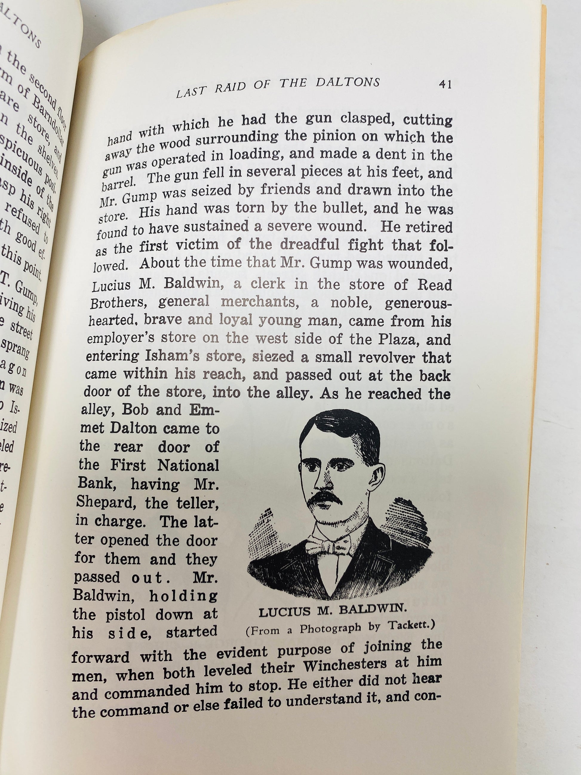 Last Raid of the Dalton’s and Battle of the Bandits vintage paperback booklet Coffeyville Kansas 1892 David Stewart Elliot Historical Museum